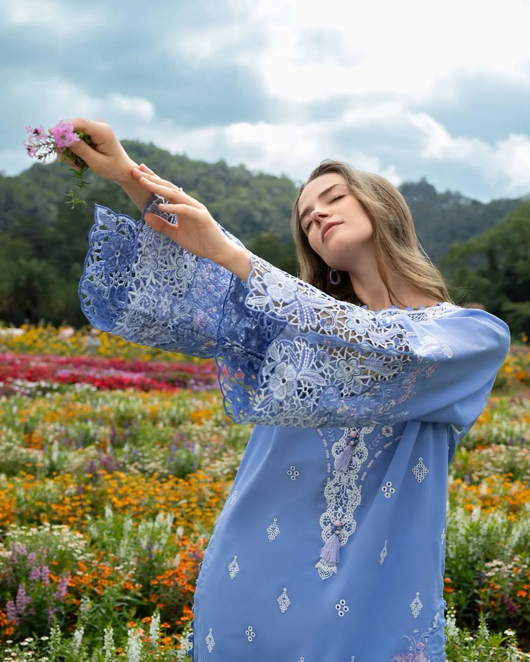 Azure Bloom – Chikan Embroidered Lawn with Chiffon Dupatta