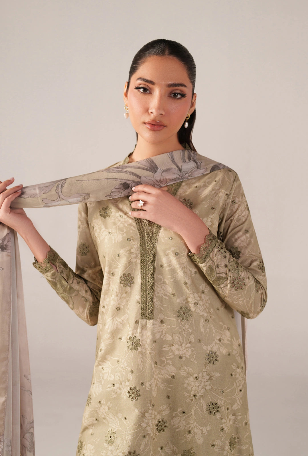 IZNIK Luxury Lawn Collection – SS-02 | Pistachio Green 3-Piece Set
