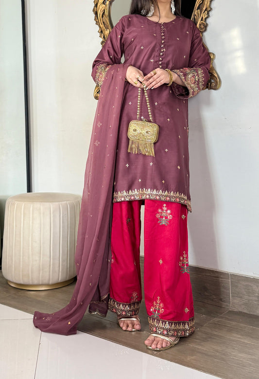 Amna Khurram – Premium Viscose Embroidered 3 Piece Suit with Chiffon Dupatta