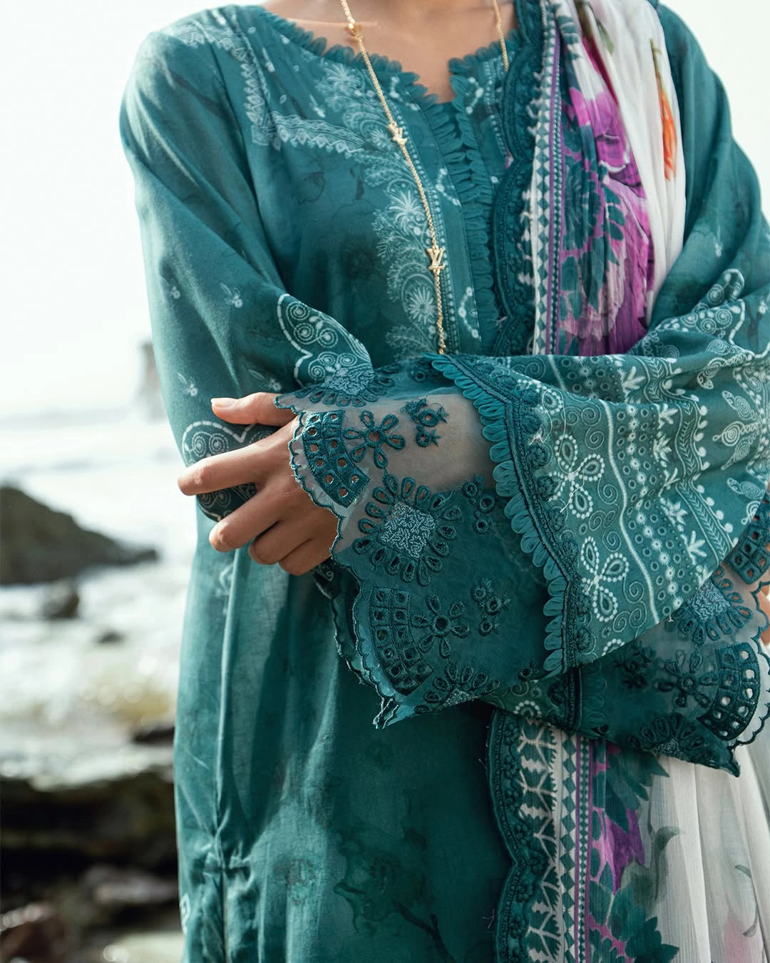 Gardenia by Nurèh – Embroidered & Printed Lawn 3 Piece Suit with Chiffon Dupatta (NSG-198)