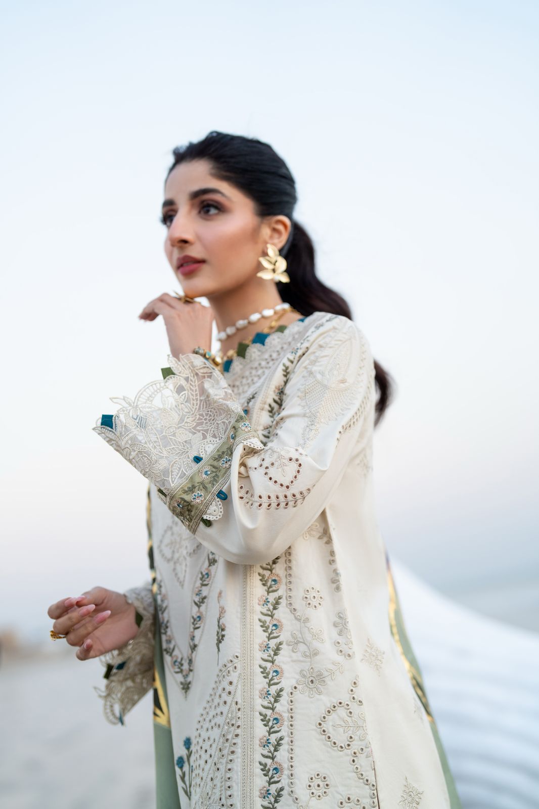 Aabyaan Zumar As-10 Saagar Luxury Festive Lawn 25'