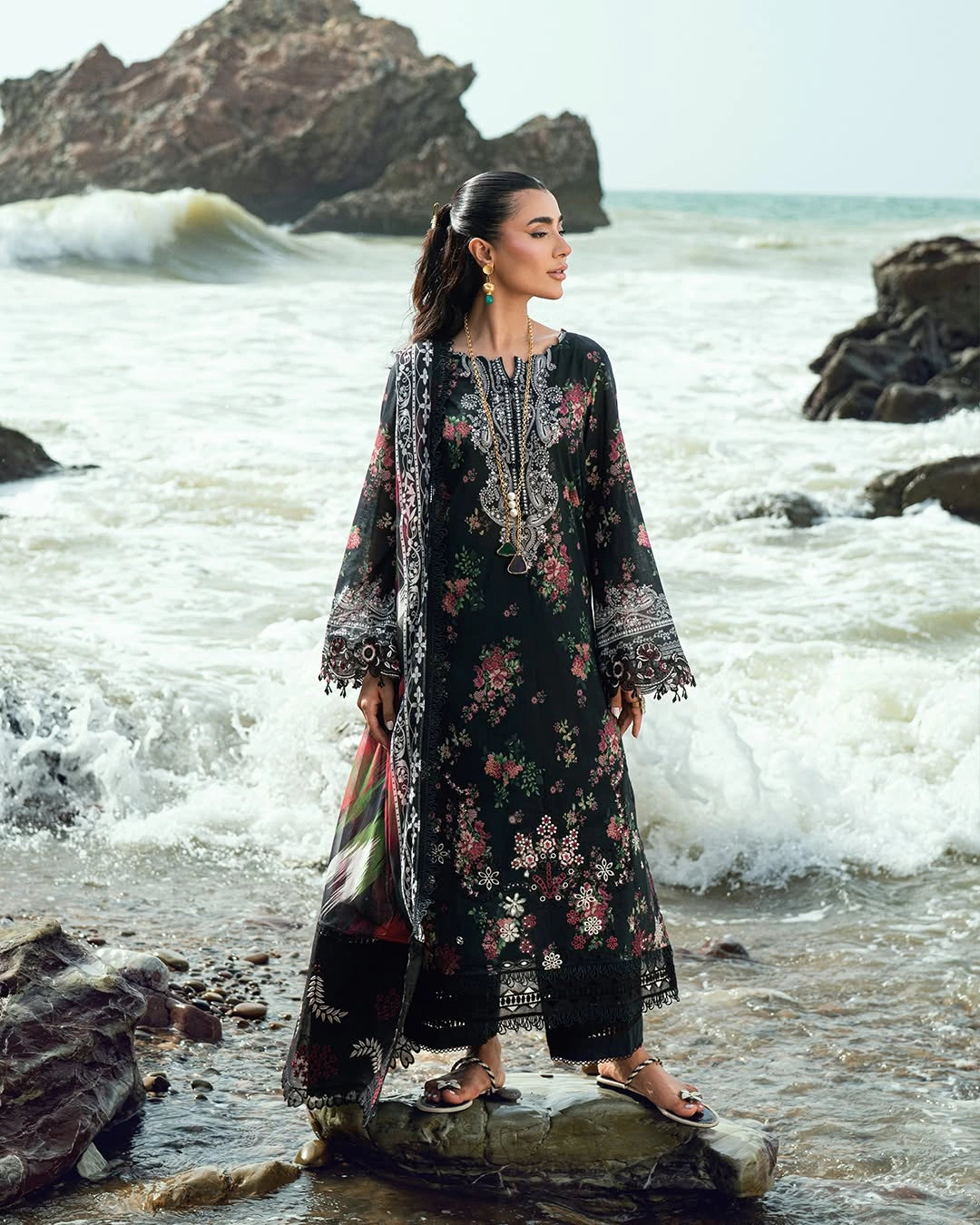 Gardenia by Nurèh – Embroidered & Printed Lawn 3 Piece Suit with Chiffon Dupatta (NSG-199)