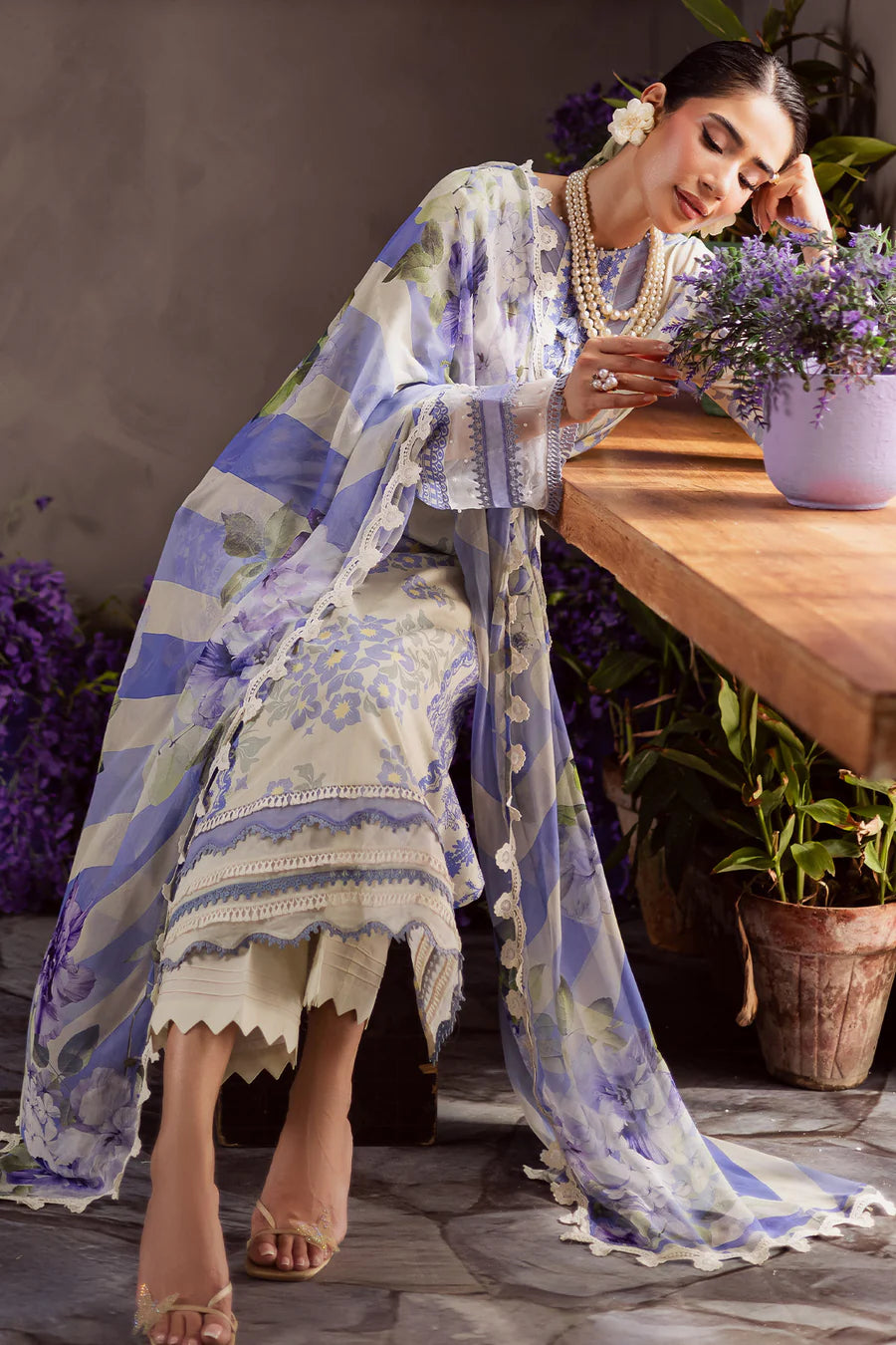 Signature Prints By Nurèh – Printed Lawn 3 Piece Unstitched Suit with Chiffon Dupatta (SP-159)