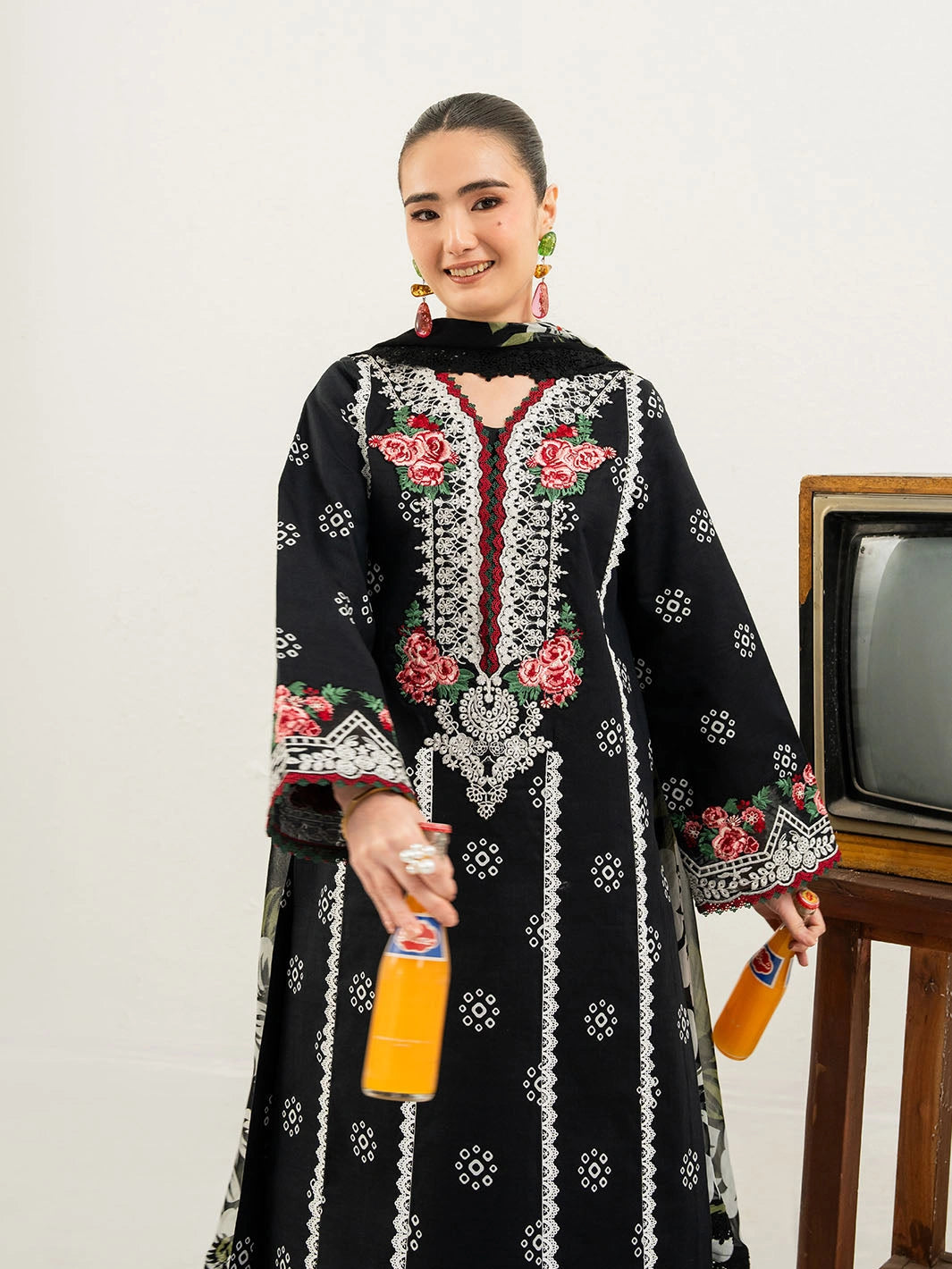 Annaya by Mahnur | Embroidered Lawn Unstitched 3-Piece Suit A-01