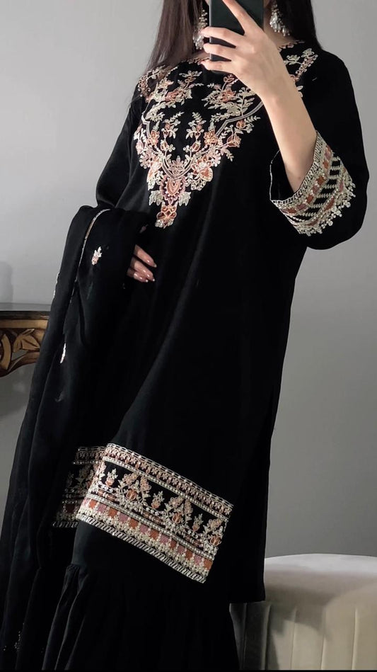 Amna Khurram – Premium Viscose Embroidered 3 Piece Suit with Chiffon Dupatta