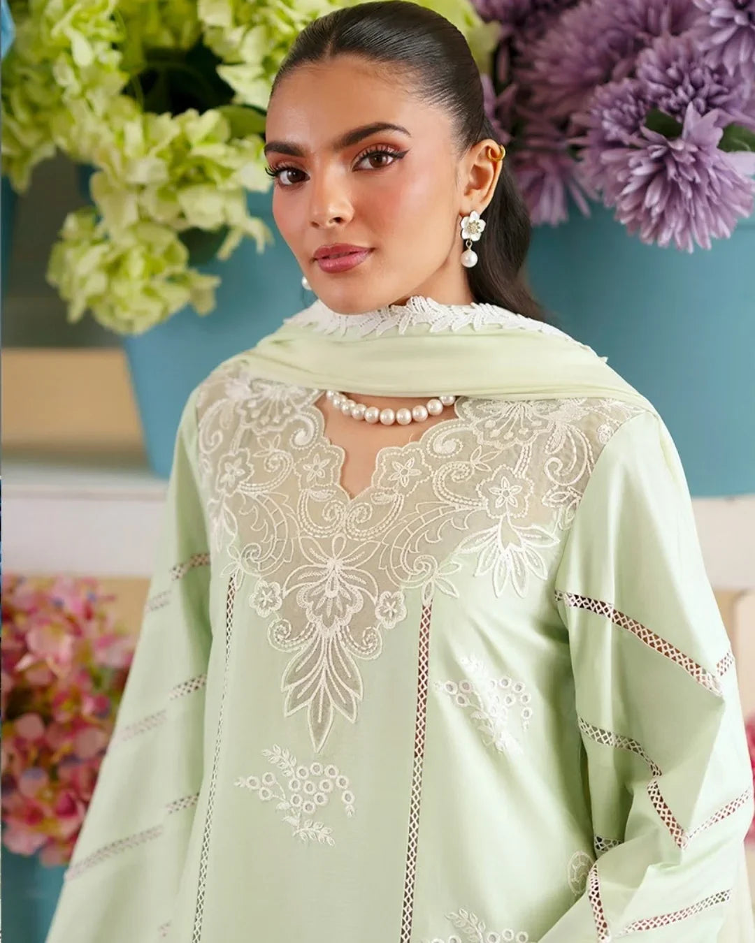 Ember lawn 26 by mahnur stitched (EM-004)