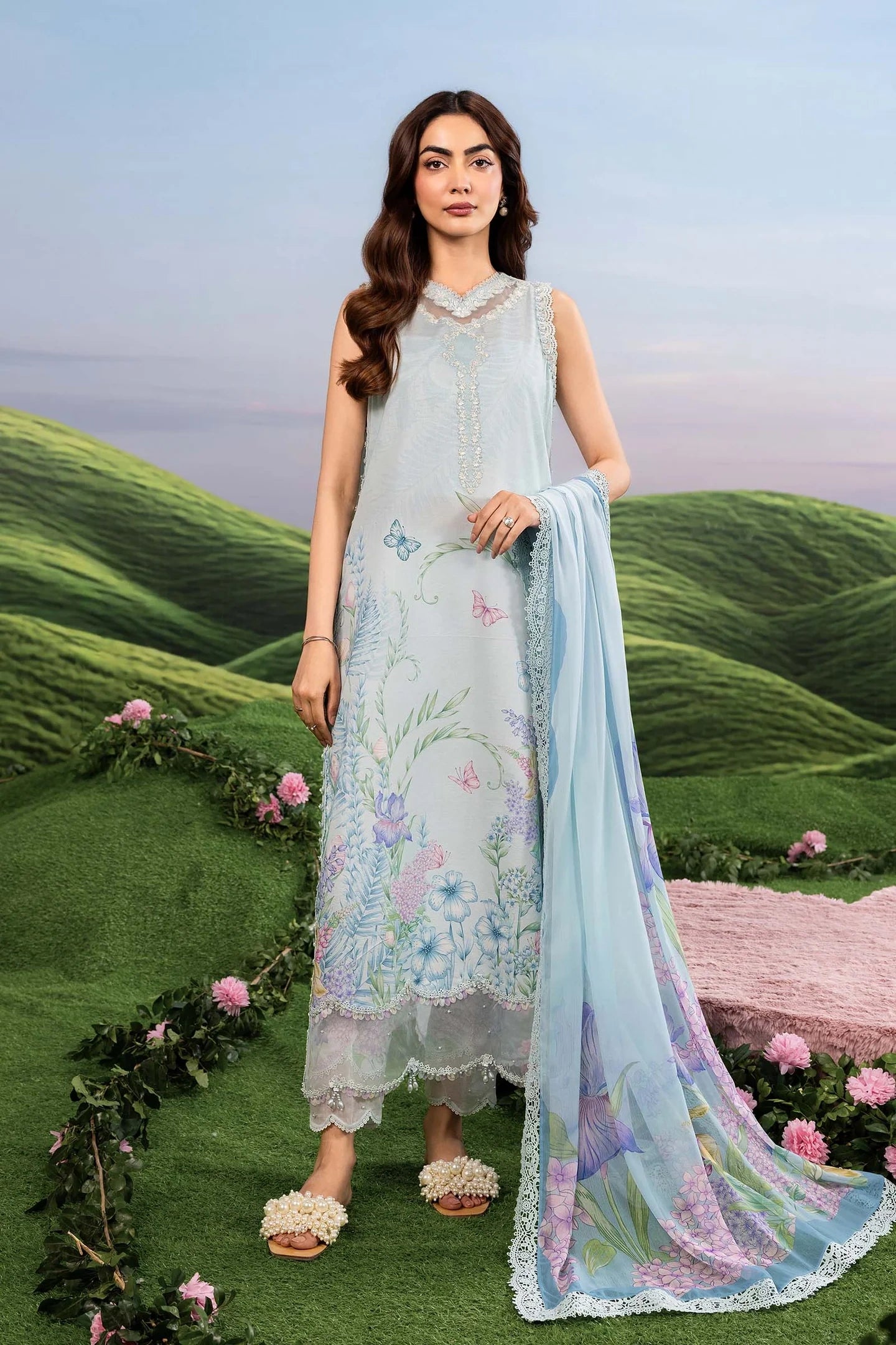 MariaB MBasics-Embroidered Lawn 3 Piece Unstitched Suit with Chiffon Dupatta (D10A)