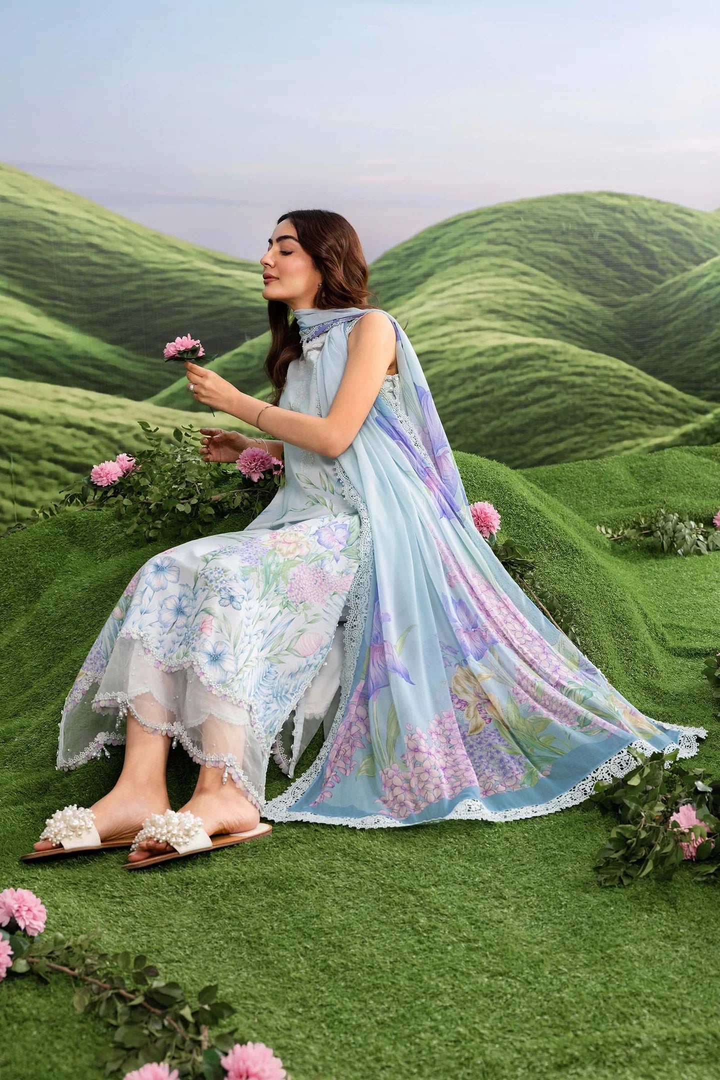 MariaB MBasics-Embroidered Lawn 3 Piece Unstitched Suit with Chiffon Dupatta (D10A)