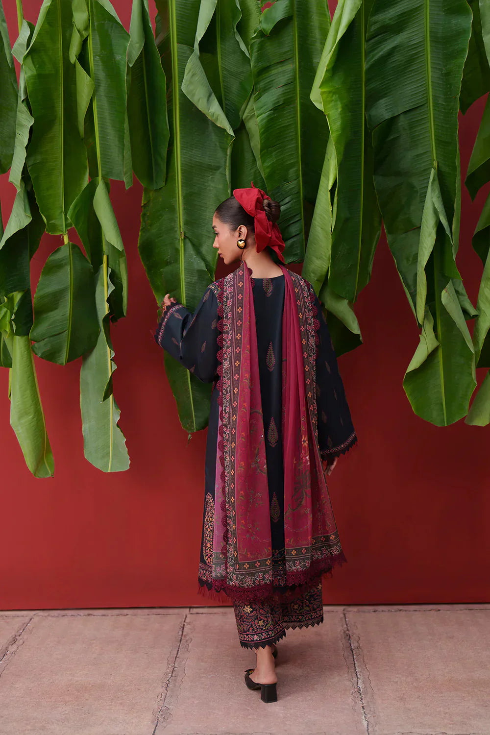 Laanem by Saira Rizwan stitched Embroidered Lawn 3 Piece Suit (AZAI-A)