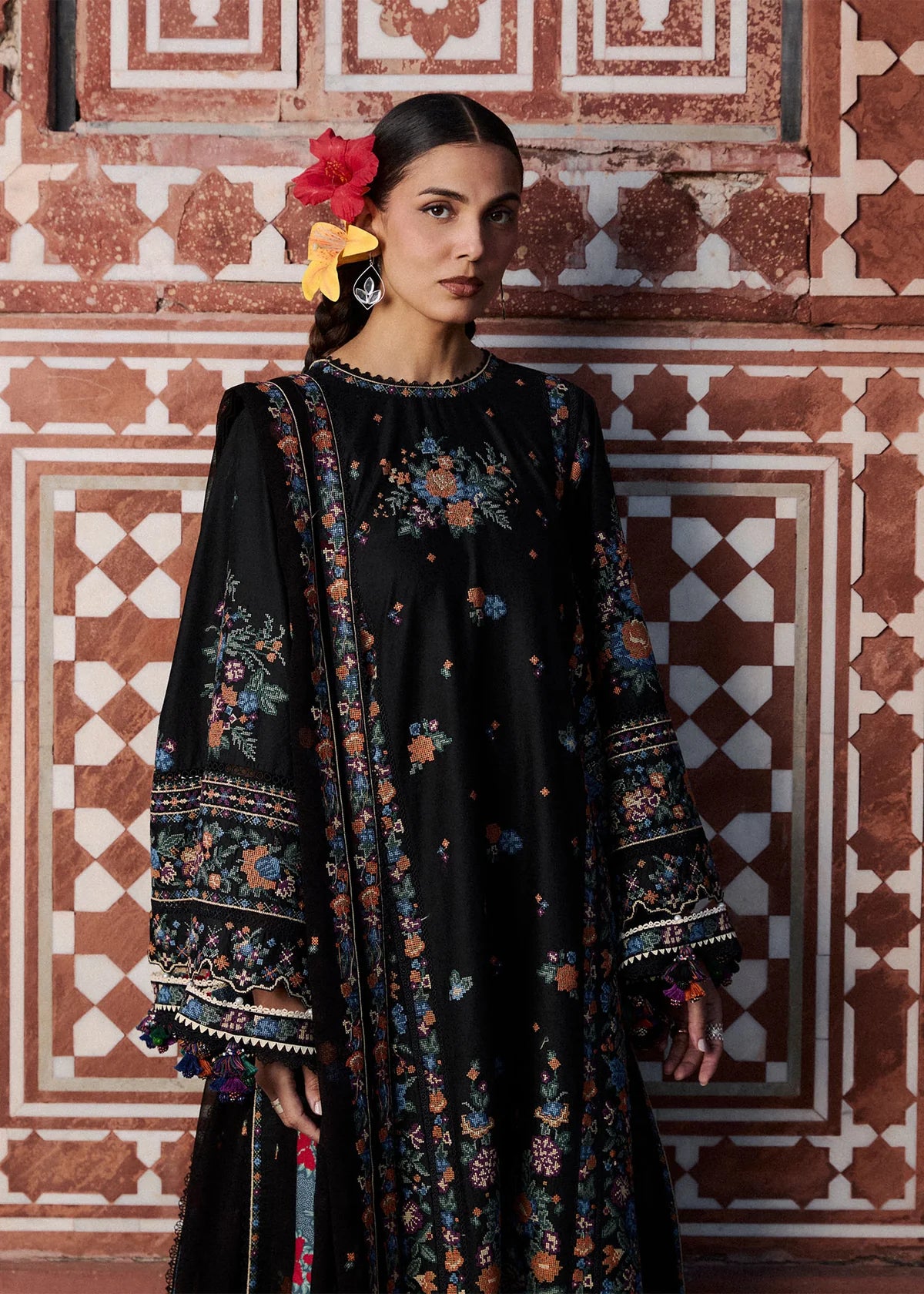 Hussain Rehar by Zun - Embroidered Lawn 3 Piece Unstitched Suit – Black (Aswa)
