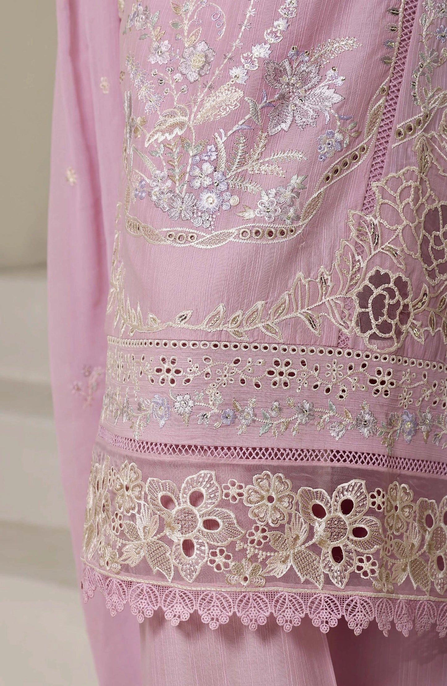 Sadabahar Luxury Embroidered Stitched 3-Piece Suit – D-07 | Festive Collection