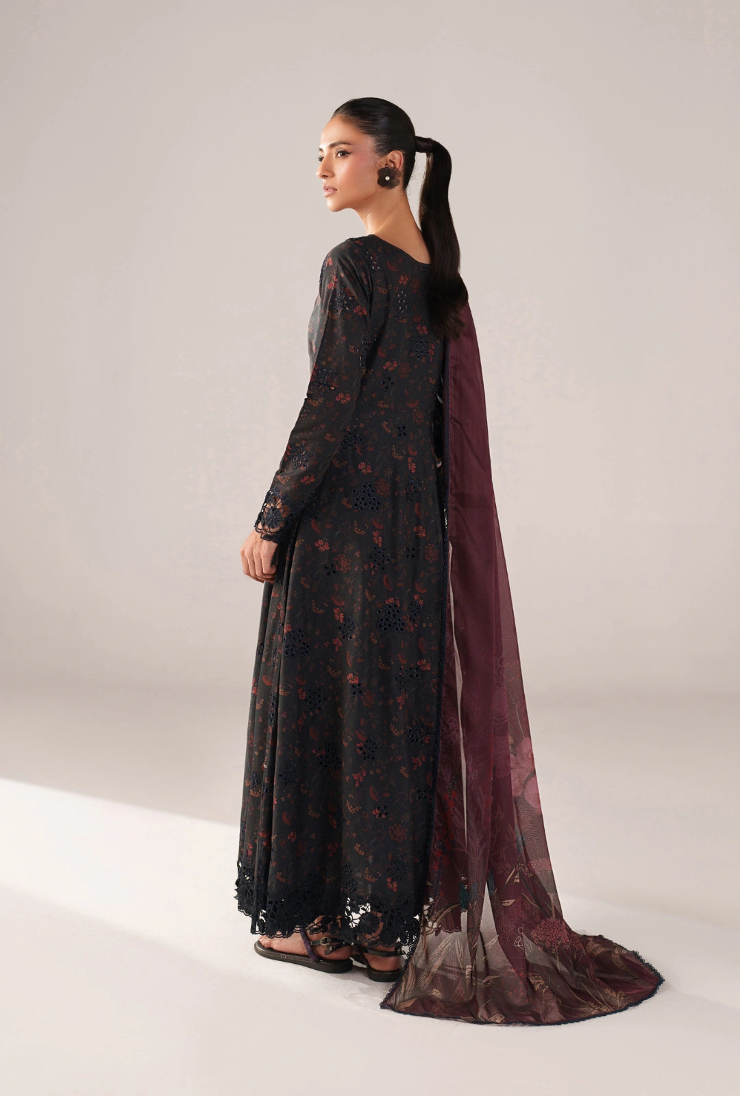 IZNIK Luxury Lawn Collection – SS-07 | Black 3-Piece Set