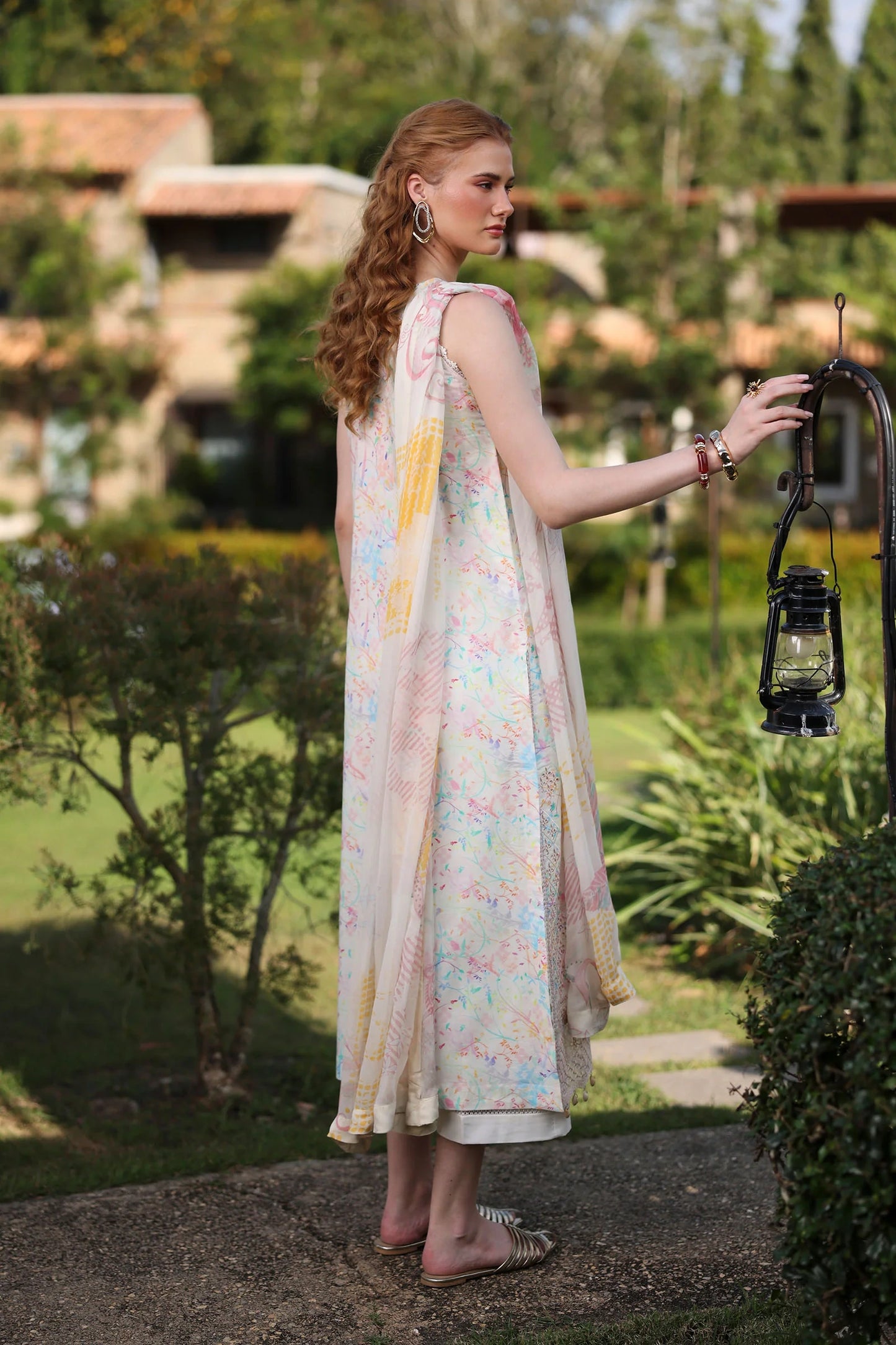 Print Kaari by Raaya – 2 Piece Unstitched Printed & Embroidered Lawn Suit (MARVELLE)