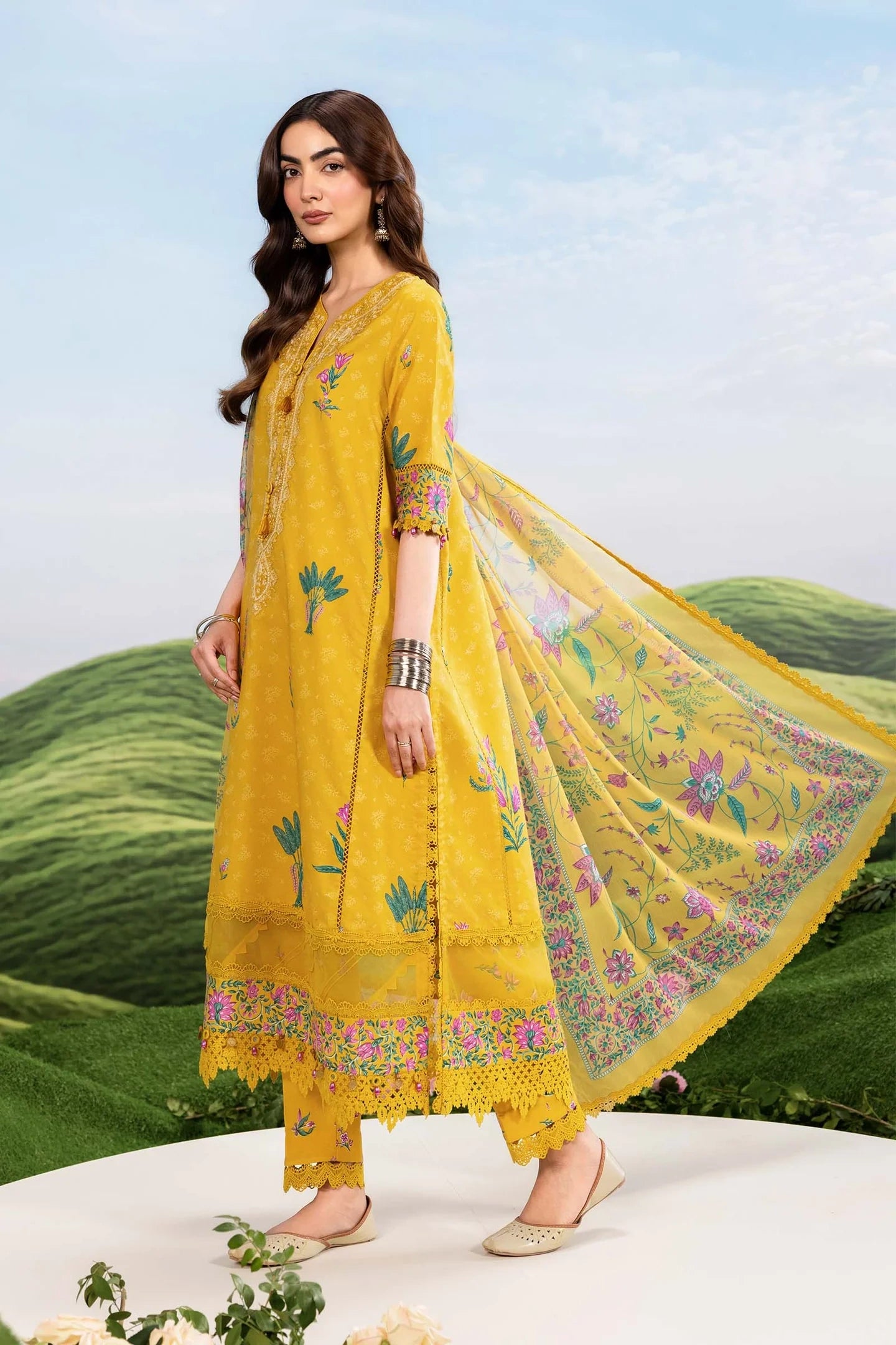 MariaB MBasics-Embroidered Lawn 3 Piece Unstitched Suit with Chiffon Dupatta (D3A)