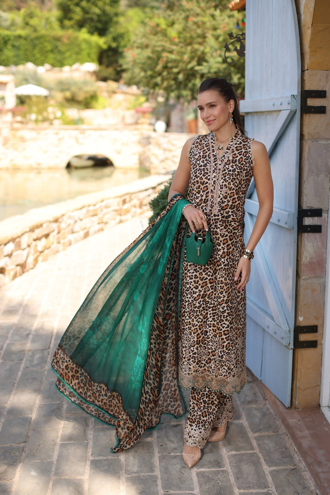 Noor by Saadia Asad D2-A Luxe Chikankaari 25'
