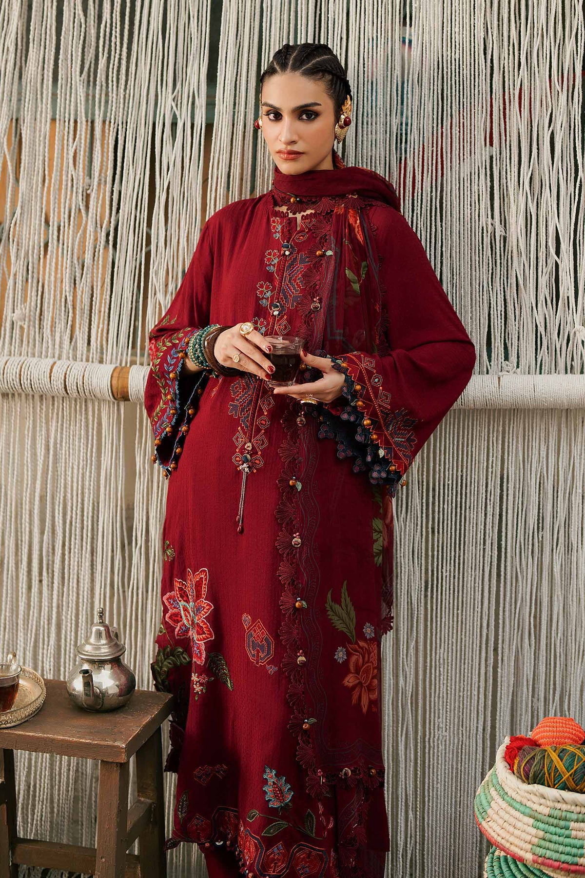 Maria.B M.Prints Volume 31 – 3-Piece Unstitched Embroidered Linen Suit (MPT-31-10-A)