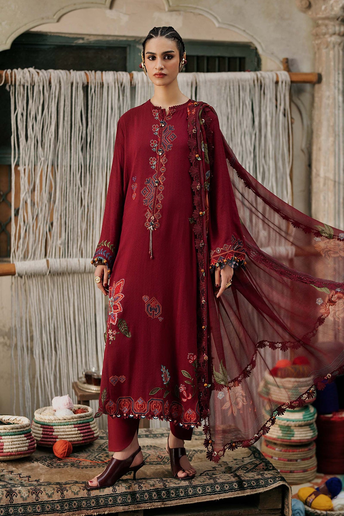 Maria.B M.Prints Volume 31 – 3-Piece Unstitched Embroidered Linen Suit (MPT-31-10-A)