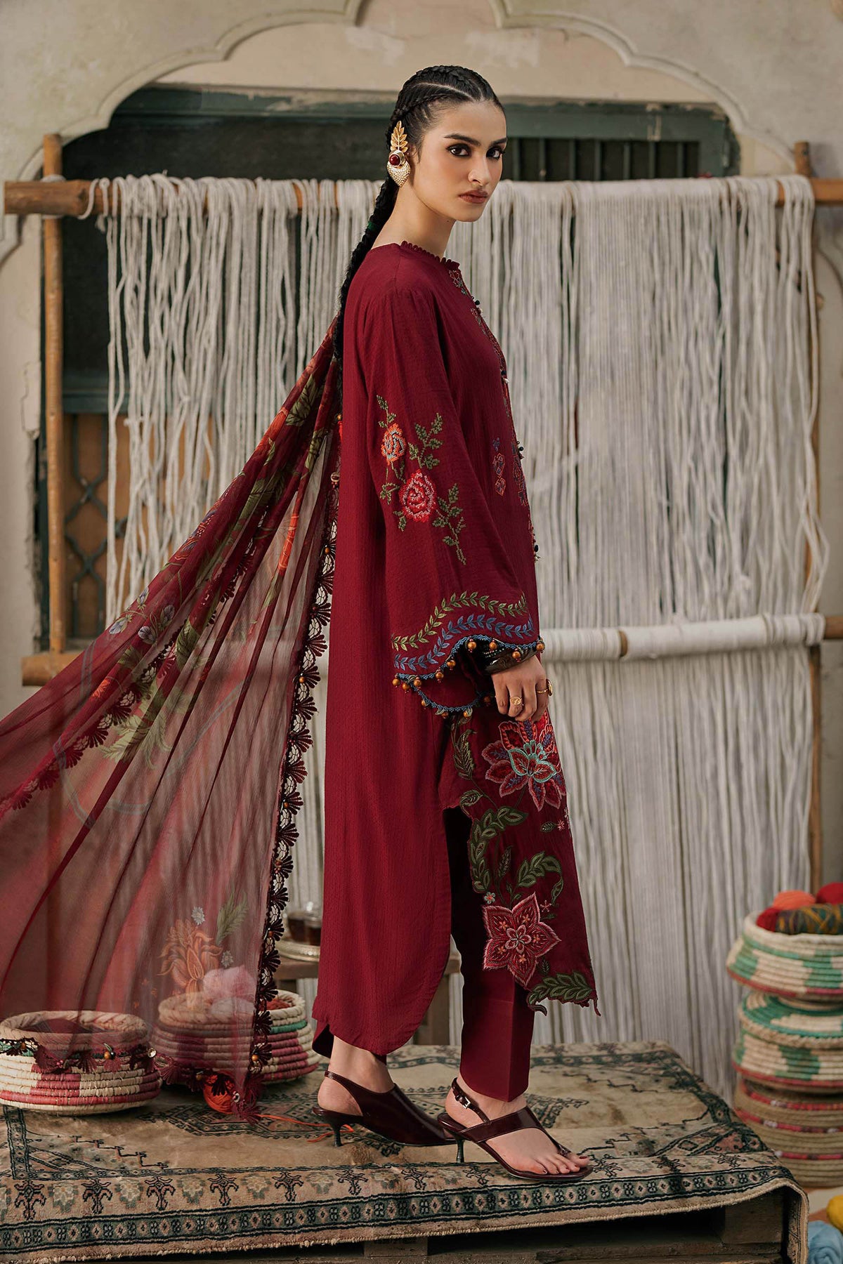 Maria.B M.Prints Volume 31 – 3-Piece Unstitched Embroidered Linen Suit (MPT-31-10-A)