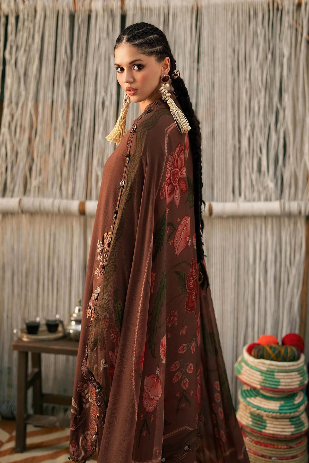 Maria.B M.Prints Volume 31 – 3-Piece Unstitched Embroidered Linen Suit (MPT-31-10-B)