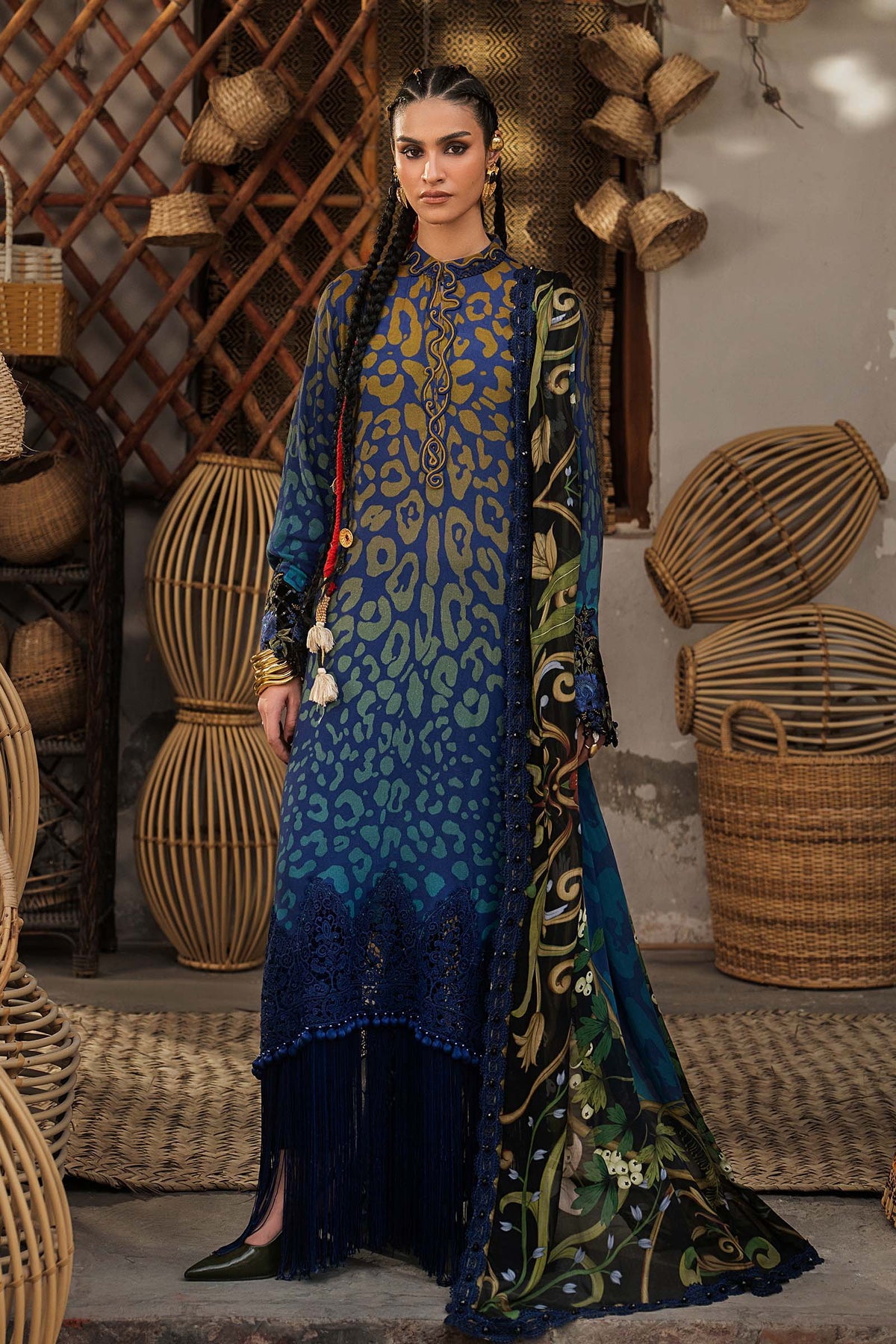 Maria.B M.Prints Volume 31 – 3-Piece Unstitched Embroidered Linen Suit (MPT-31-01-B)
