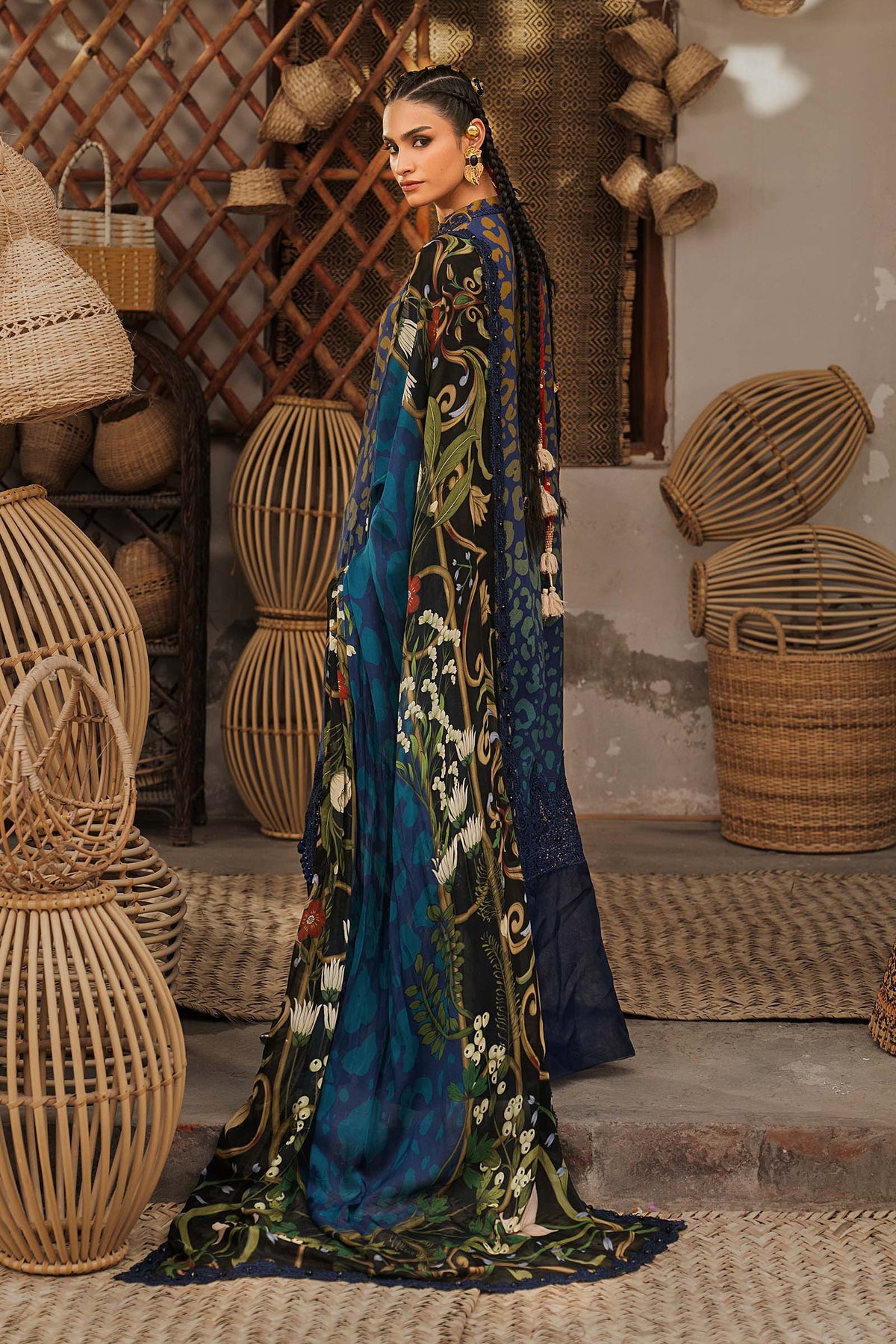 Maria.B M.Prints Volume 31 – 3-Piece Unstitched Embroidered Linen Suit (MPT-31-01-B)