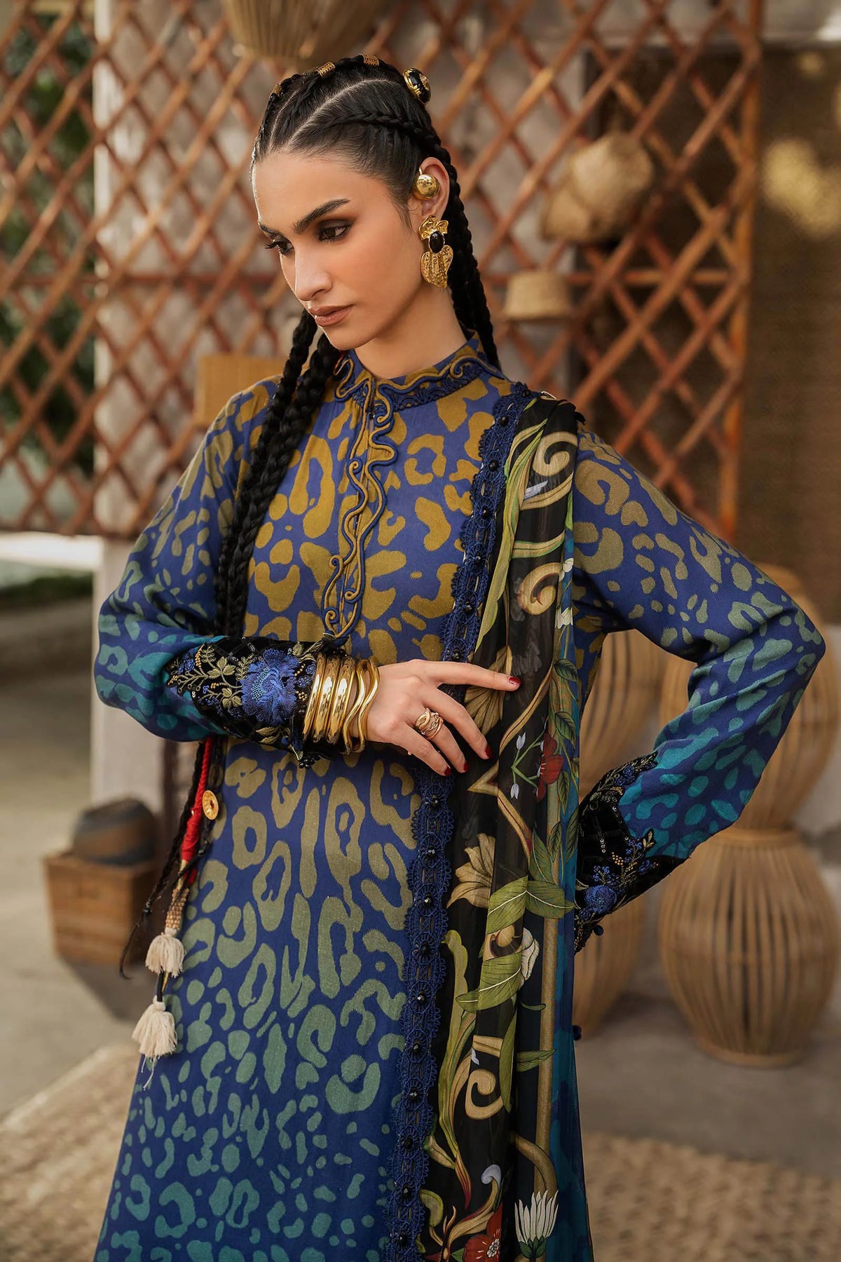 Maria.B M.Prints Volume 31 – 3-Piece Unstitched Embroidered Linen Suit (MPT-31-01-B)