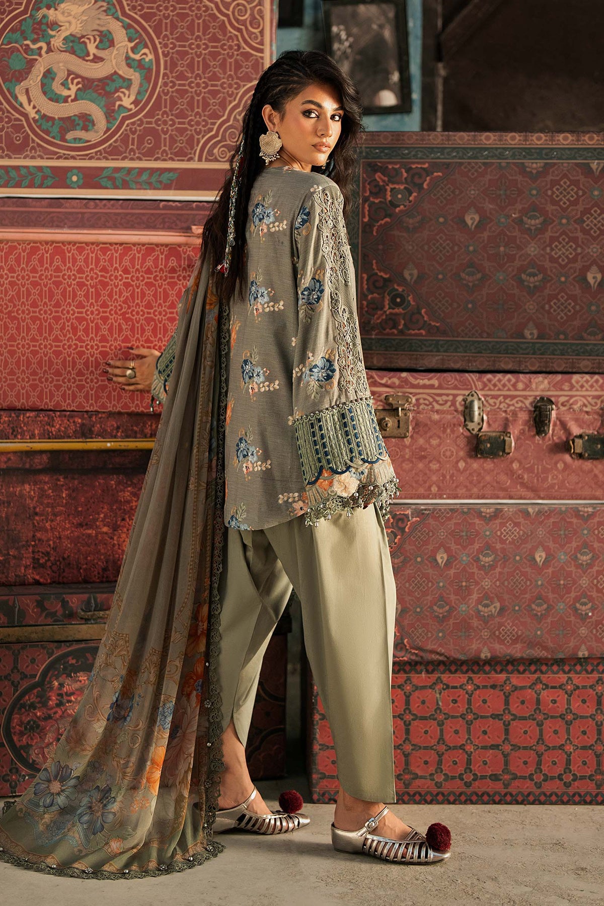 Maria.B M.Prints Volume 31 – 3-Piece Unstitched Embroidered Linen Suit (MPT-31-03-A)