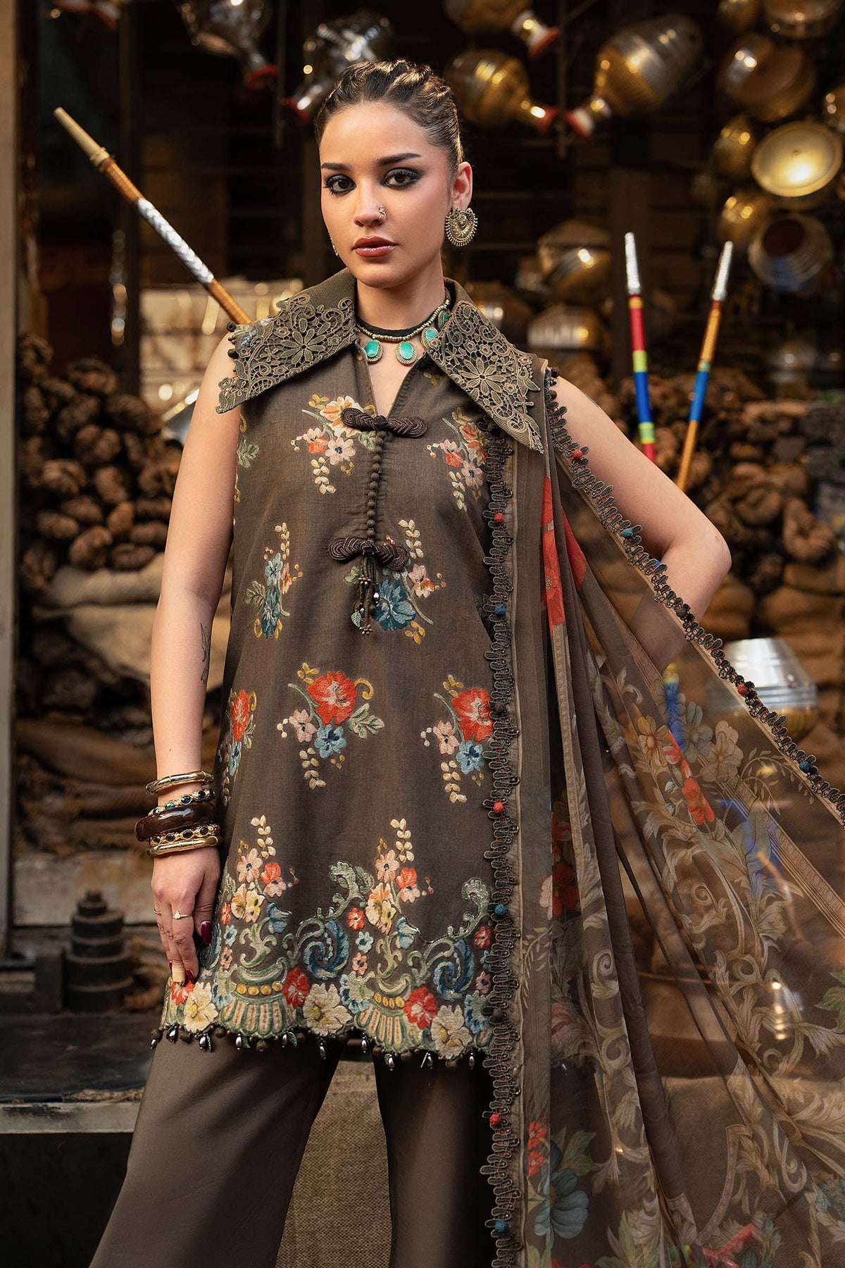 Maria.B M.Prints Volume 31 – 3-Piece Unstitched Embroidered Linen Suit (MPT-31-03-B)