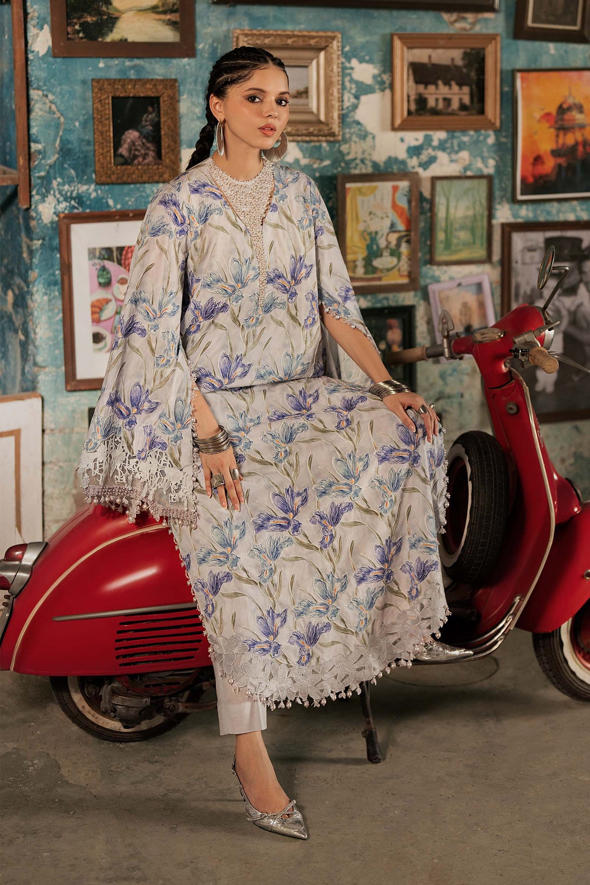 Maria.B M.Prints Volume 31 – 3-Piece Unstitched Embroidered Linen Suit (MPT-31-04-A)