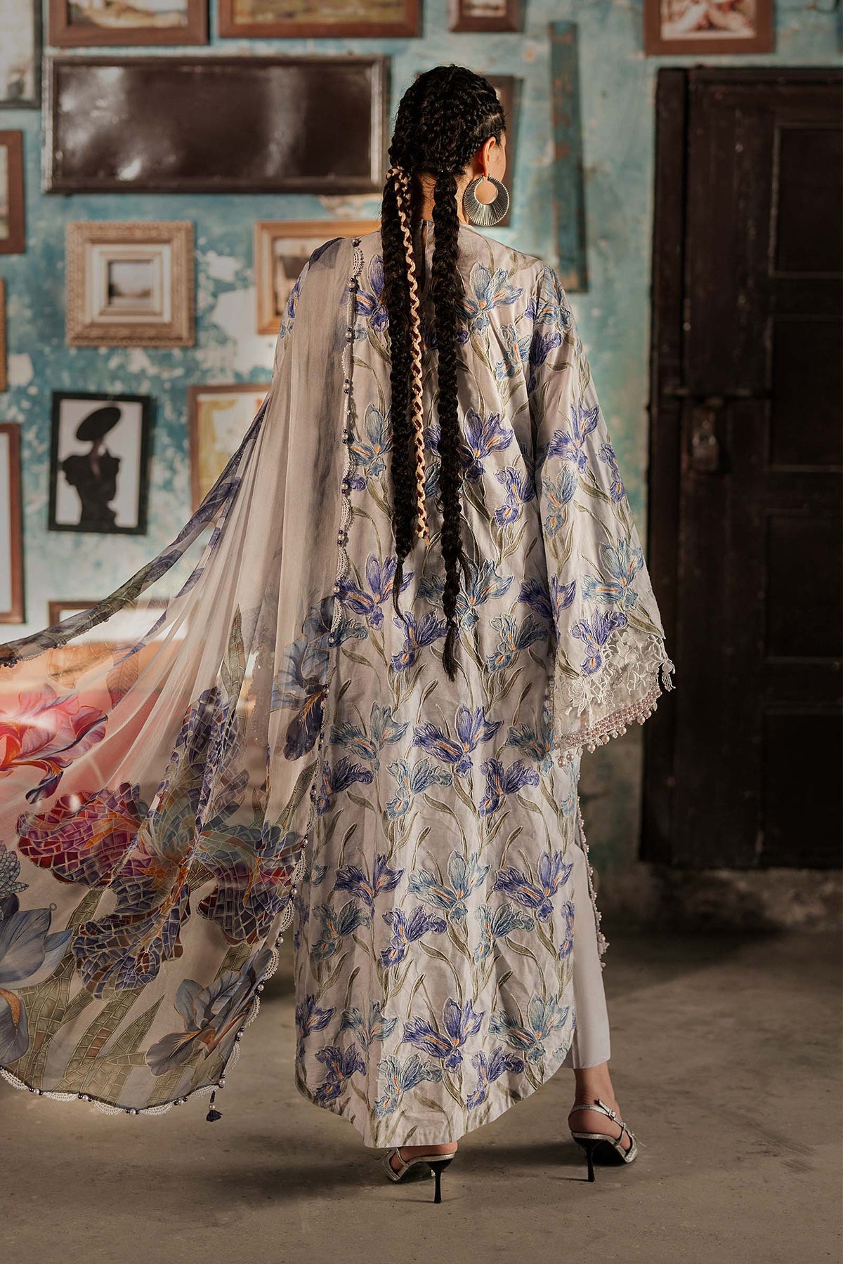 Maria.B M.Prints Volume 31 – 3-Piece Unstitched Embroidered Linen Suit (MPT-31-04-A)