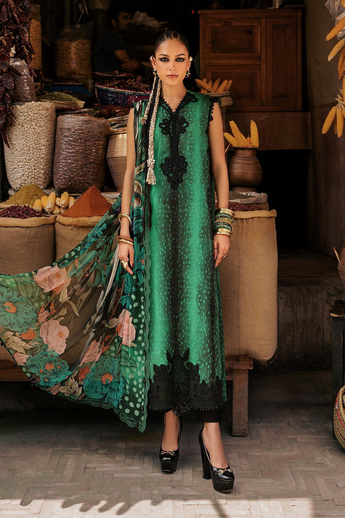 Maria.B M.Prints Volume 31 – 3-Piece Unstitched Embroidered Linen Suit (MPT-31-05-A)