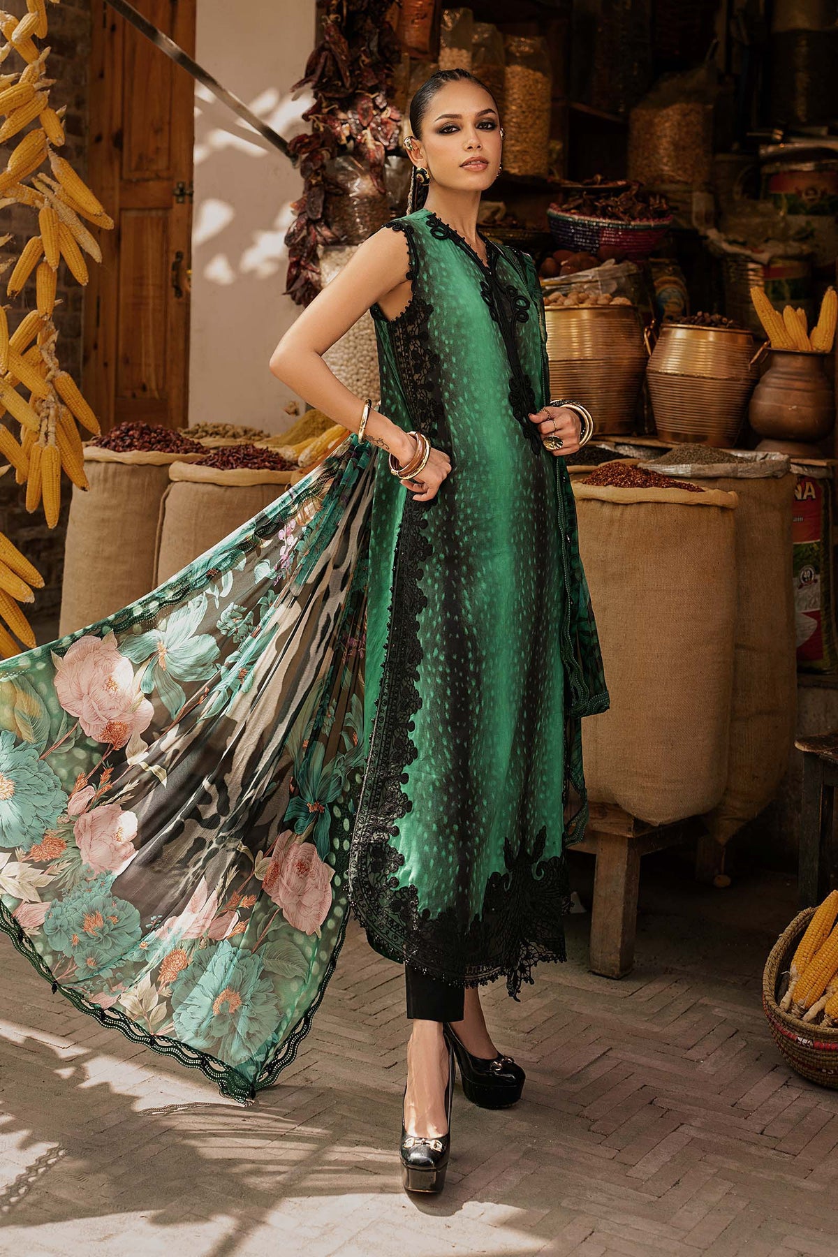 Maria.B M.Prints Volume 31 – 3-Piece Unstitched Embroidered Linen Suit (MPT-31-05-A)