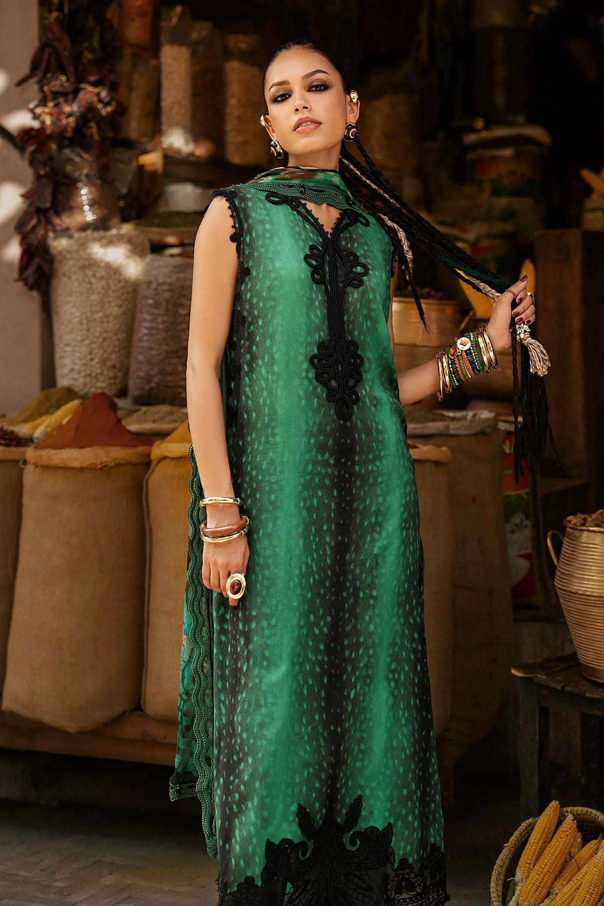 Maria.B M.Prints Volume 31 – 3-Piece Unstitched Embroidered Linen Suit (MPT-31-05-A)