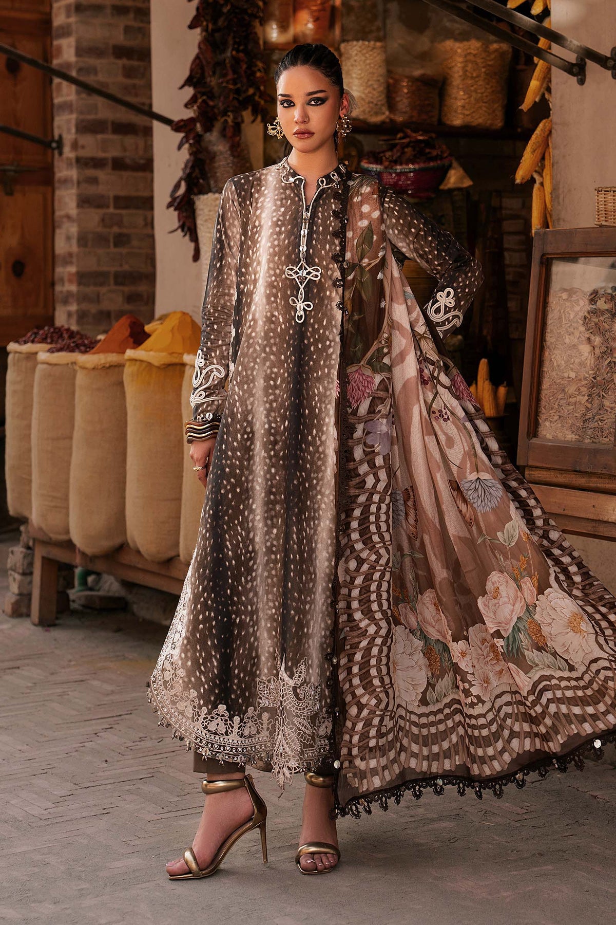 Maria.B M.Prints Volume 31 – 3-Piece Unstitched Embroidered Linen Suit (MPT-31-05-B)