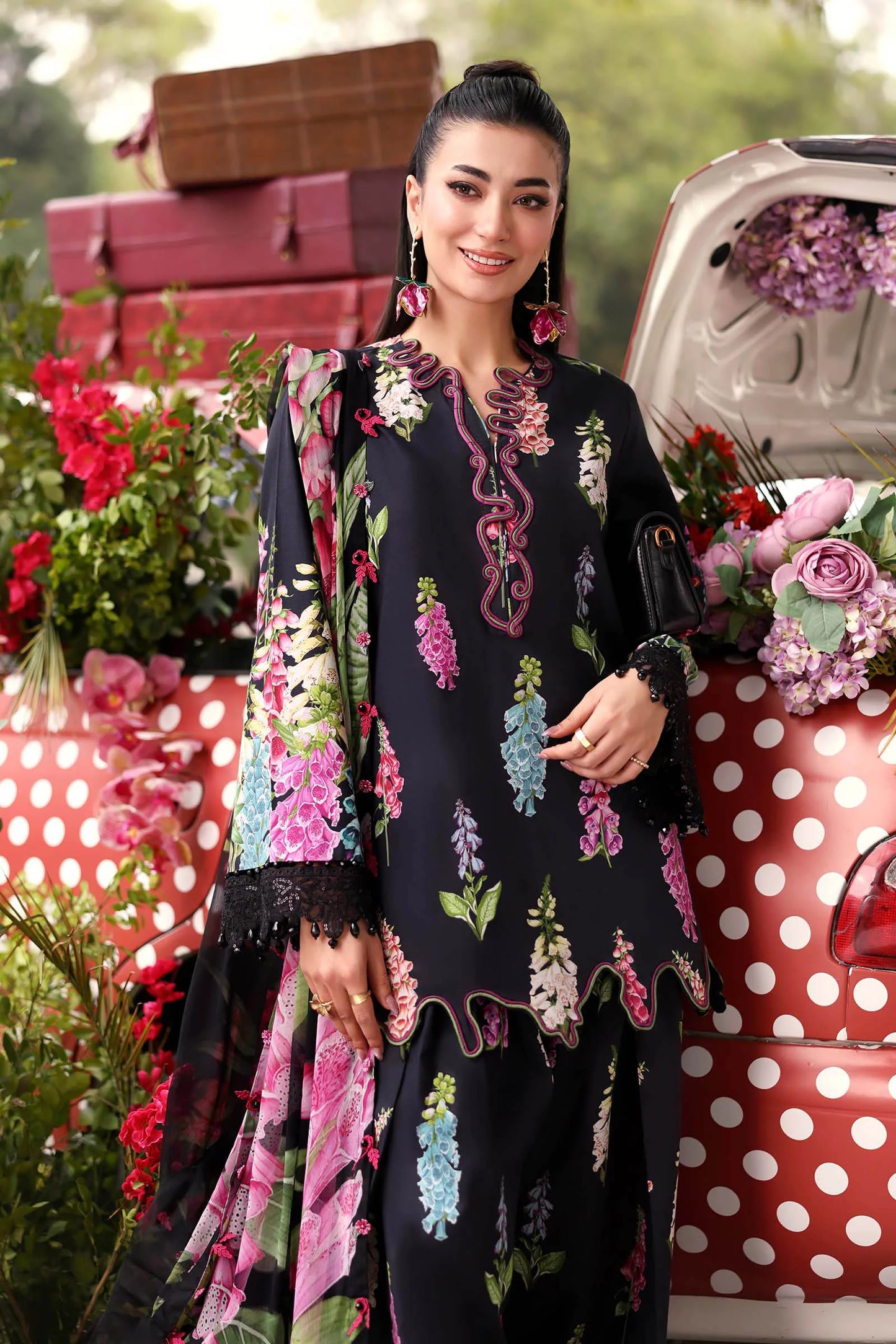Maria.B M.PRINTS Embroidered Lawn 3 Piece Unstitched Suit – Black (5B)