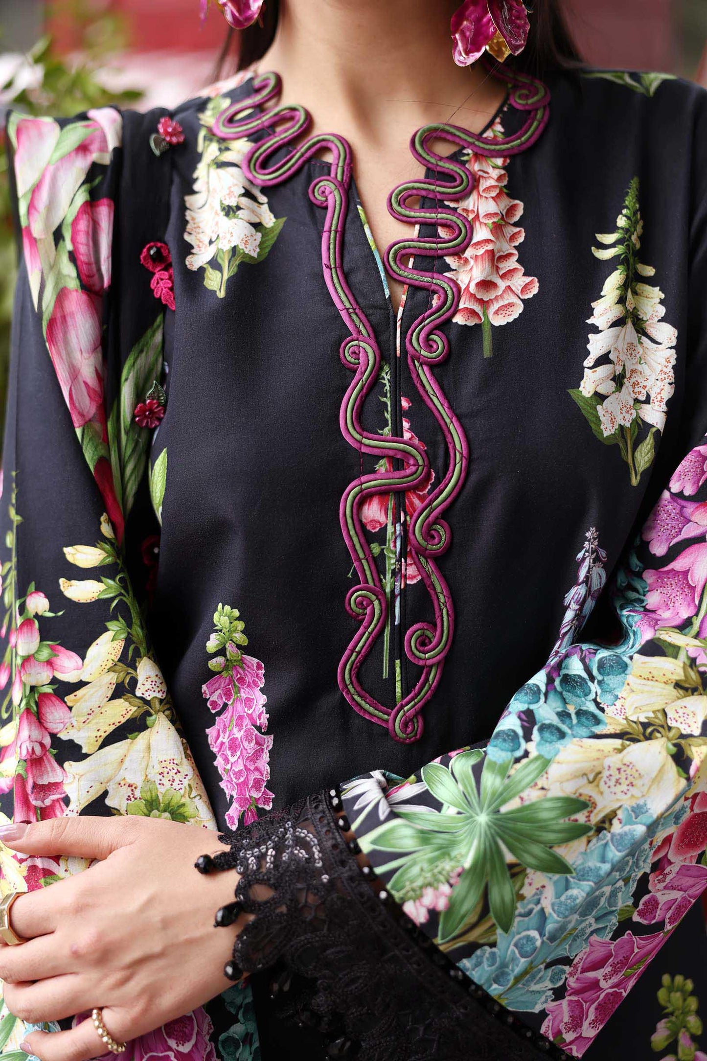 Maria.B M.PRINTS Embroidered Lawn 3 Piece Unstitched Suit – Black (5B)
