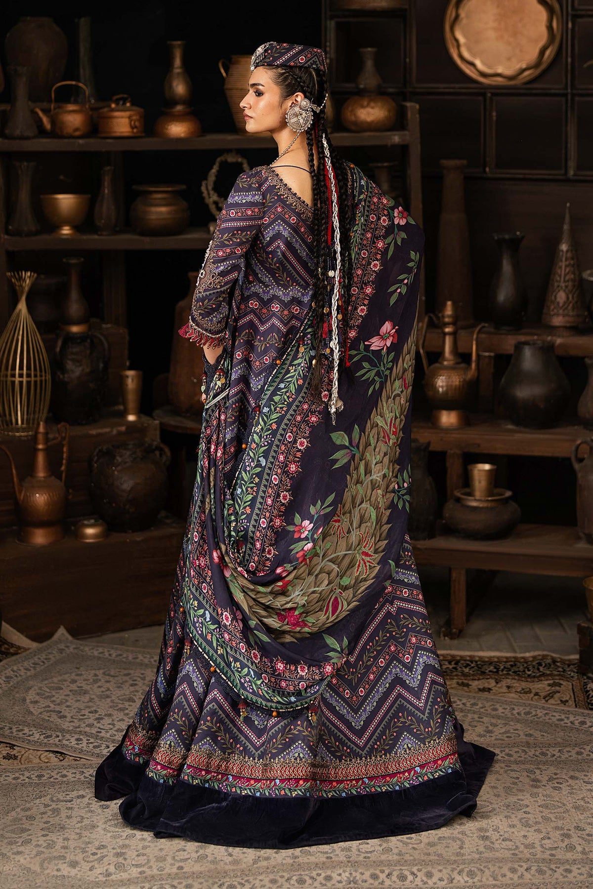 Maria.B M.Prints Volume 31 – 3-Piece Unstitched Embroidered Linen Suit (MPT-31-07-B)