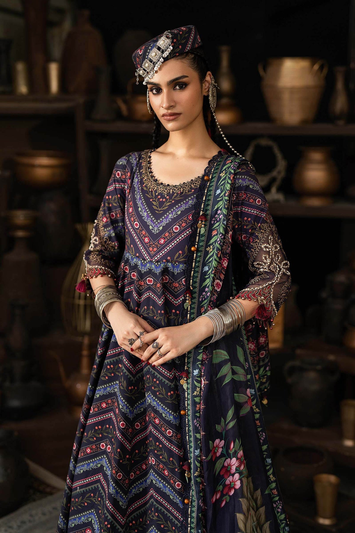 Maria.B M.Prints Volume 31 – 3-Piece Unstitched Embroidered Linen Suit (MPT-31-07-B)