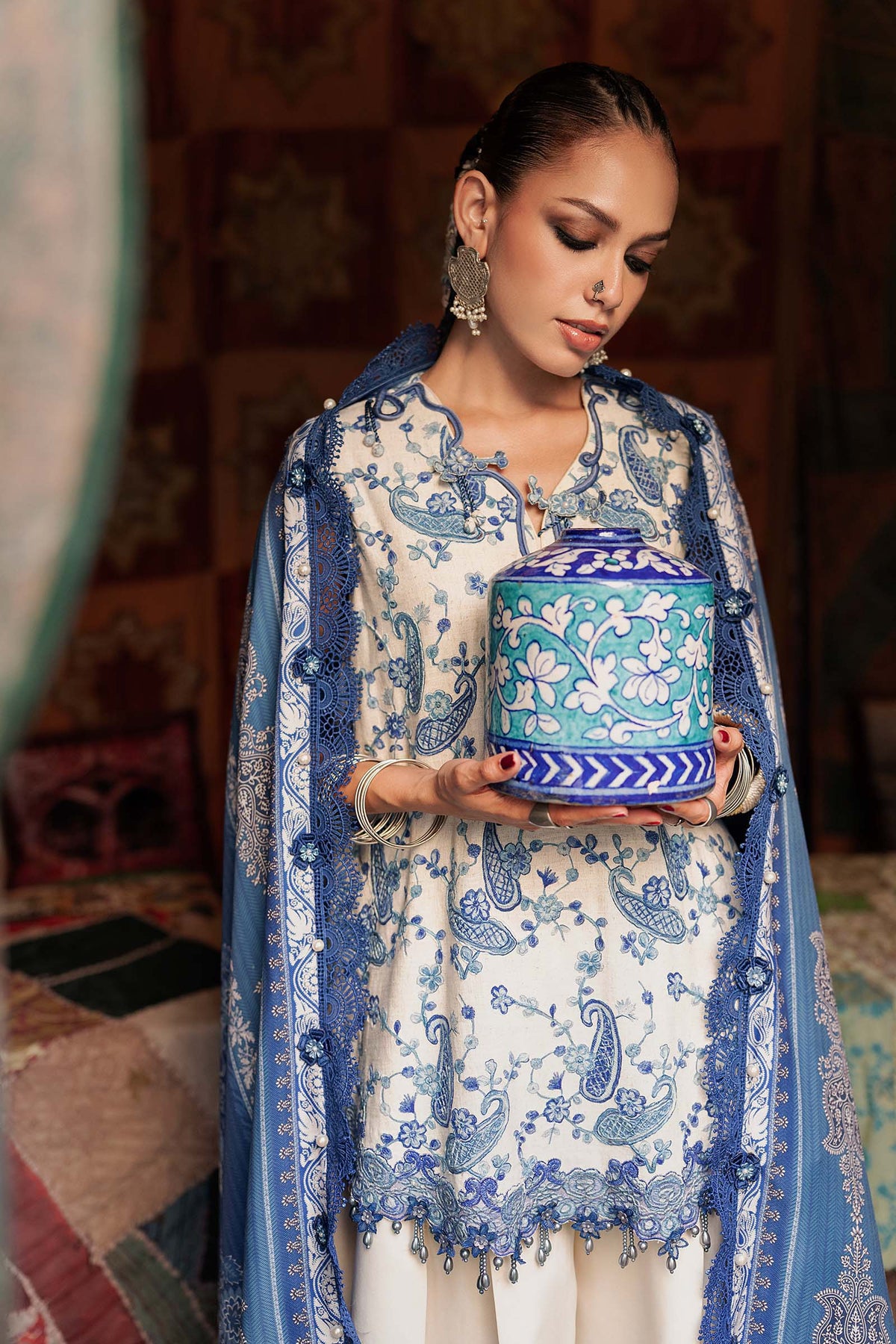 Maria.B M.Prints Volume 31 – 3-Piece Unstitched Embroidered Linen Suit (MPT-31-08-A)
