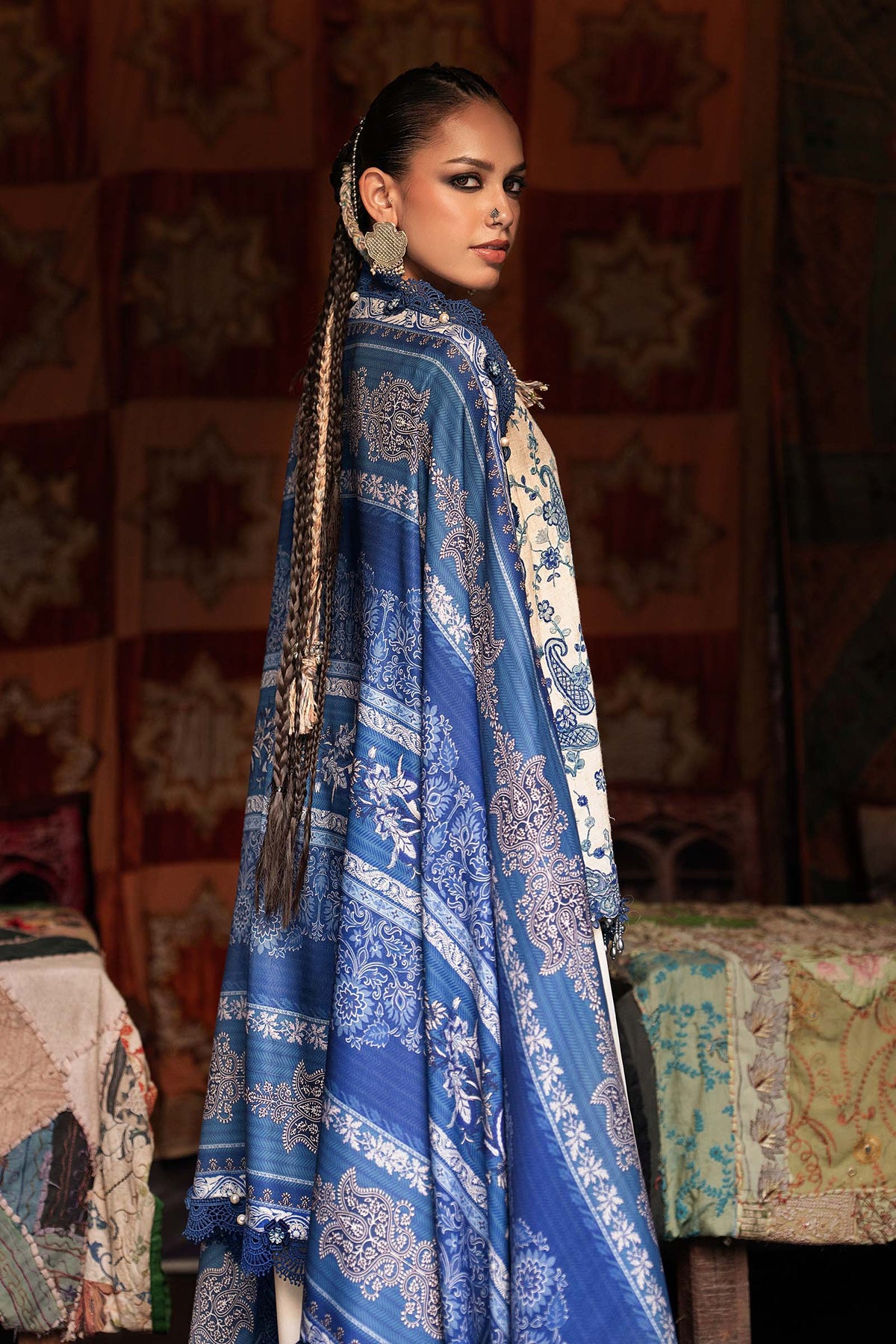 Maria.B M.Prints Volume 31 – 3-Piece Unstitched Embroidered Linen Suit (MPT-31-08-A)