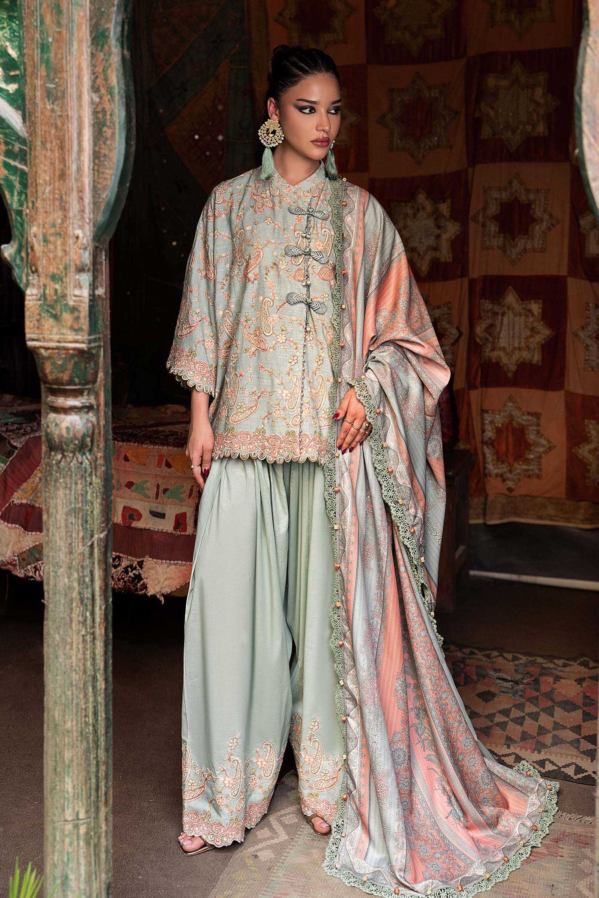 Maria.B M.Prints Volume 31 – 3-Piece Unstitched Embroidered Linen Suit (MPT-31-08-B)