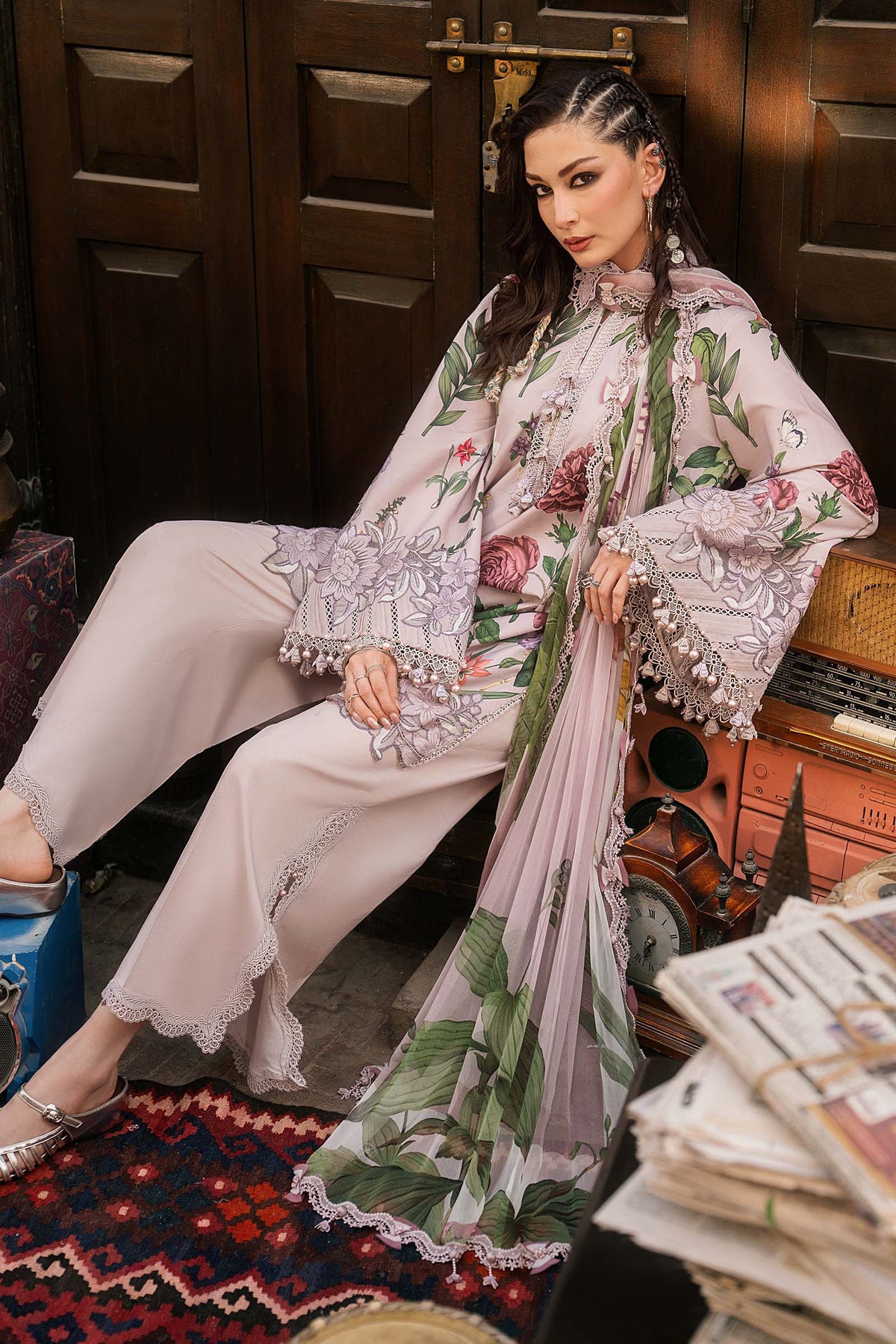 Maria.B M.Prints Volume 31 – 3-Piece Unstitched Embroidered Linen Suit (MPT-31-09-A)