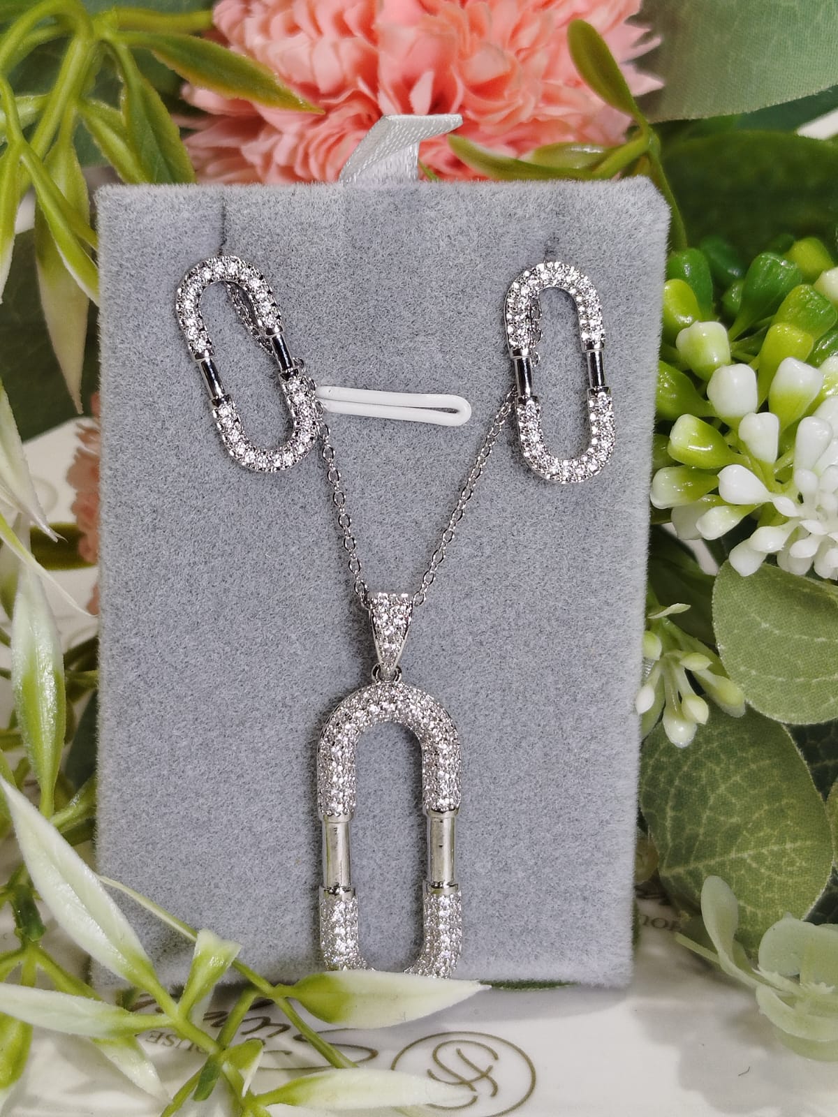 Silver Pin-Shaped Necklace with Matching Earrings