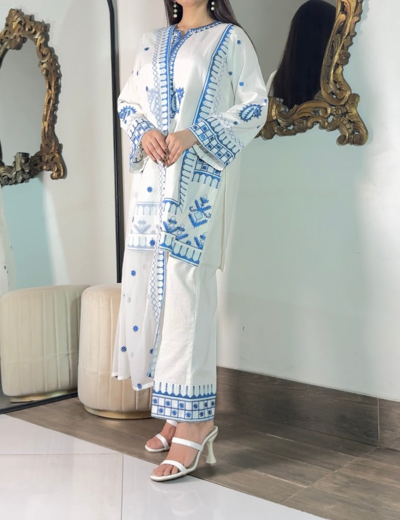 Amna Khurram Embroidered Lawn Cotton Stitched 3 Piece Suit (01)