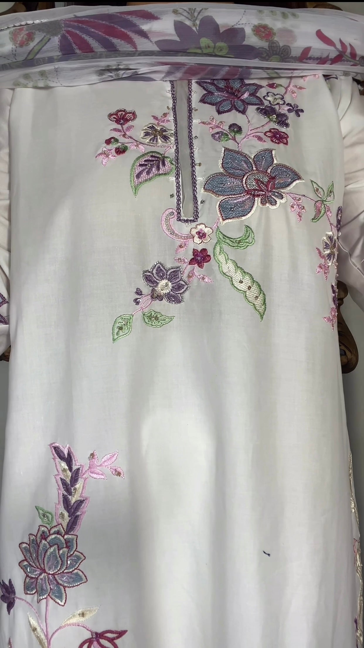Amna Khurram – 3 Piece Lawn Embroidered Suit with Chiffon Dupatta