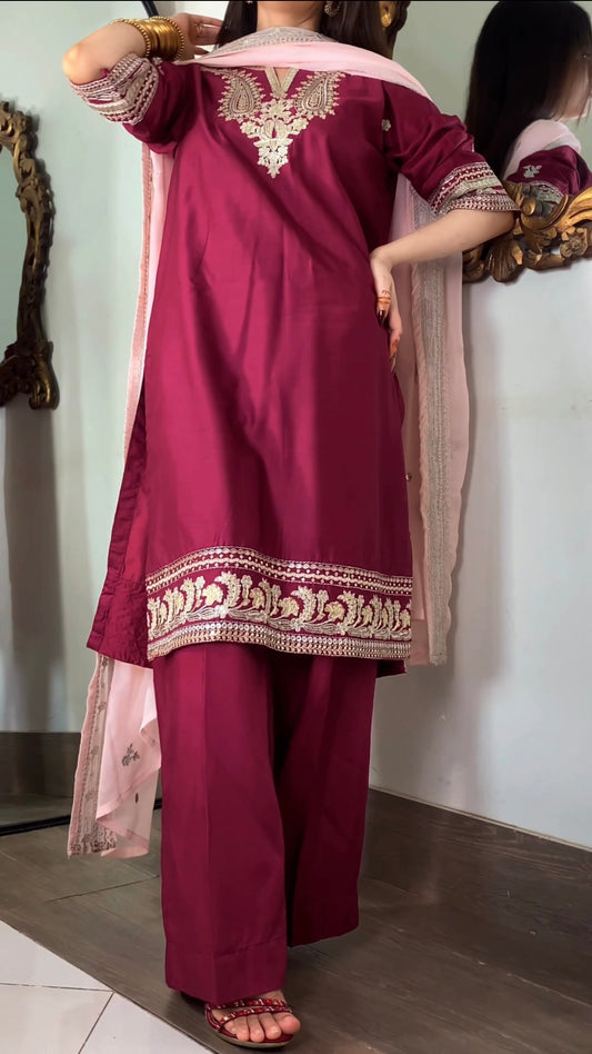 Amna Khurram Formal Collection – Viscose 3 Piece Suit with Embroidered Chiffon Dupatta