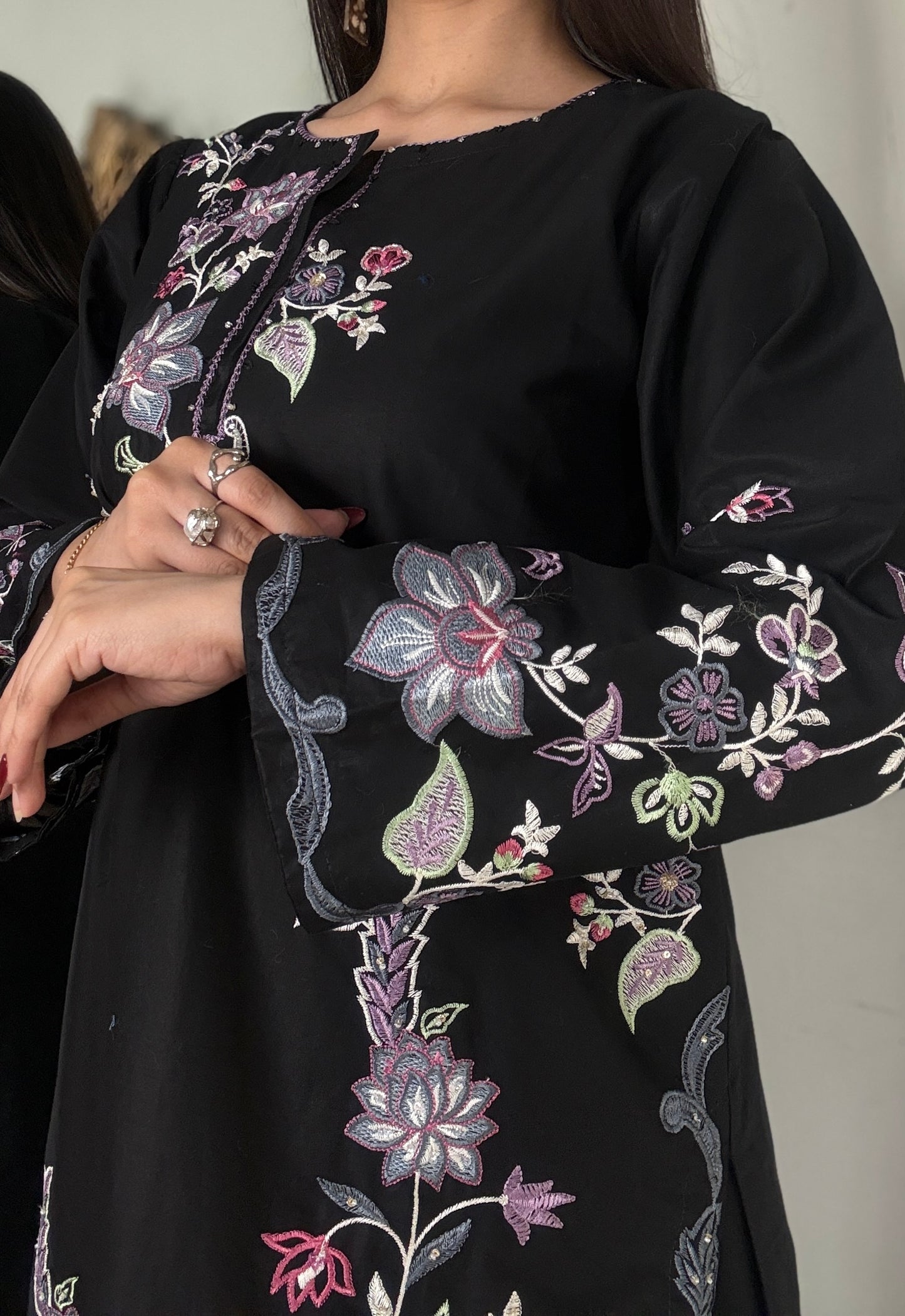 Amna Khurram – 3 Piece Lawn Embroidered Suit with Chiffon Dupatta