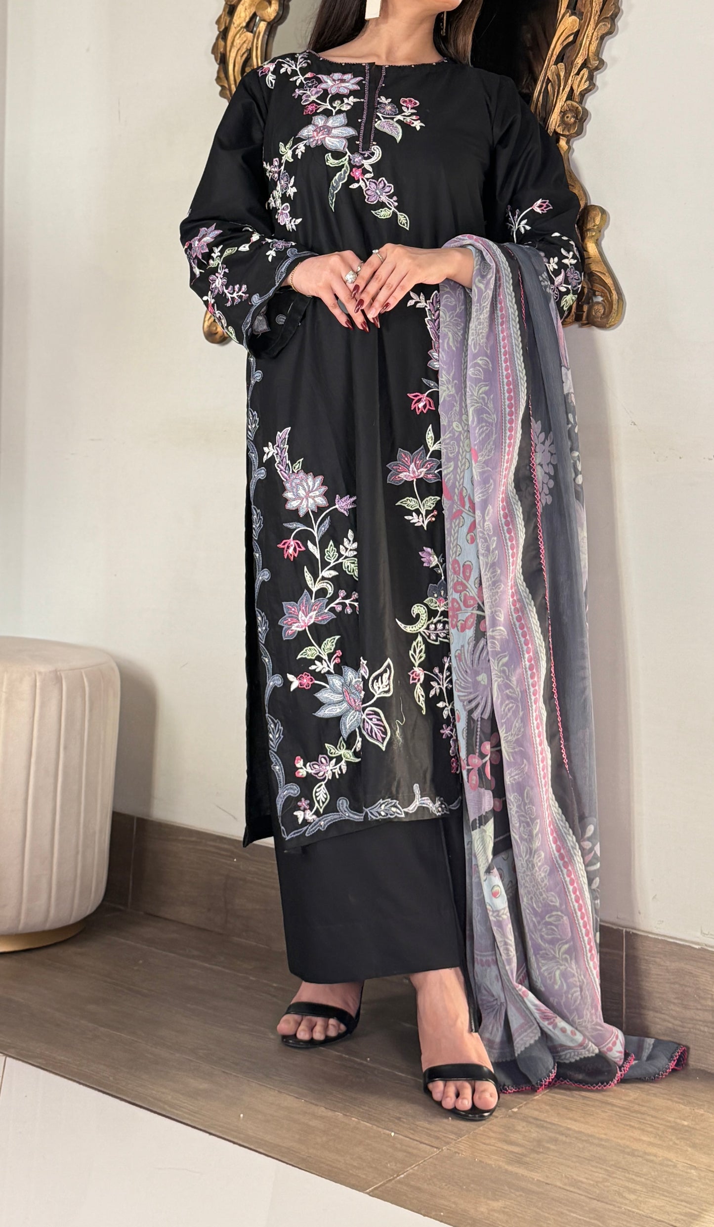 Amna Khurram – 3 Piece Lawn Embroidered Suit with Chiffon Dupatta