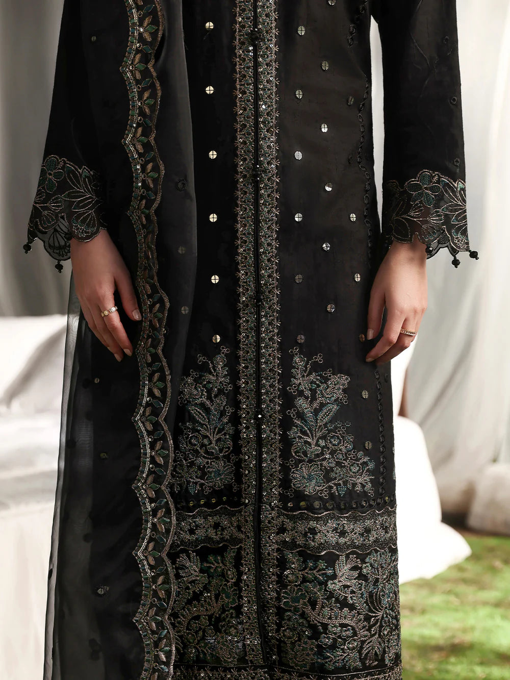 Janaan Premium Chikankari Jacquard 3-Piece Stitched suite (Lris)