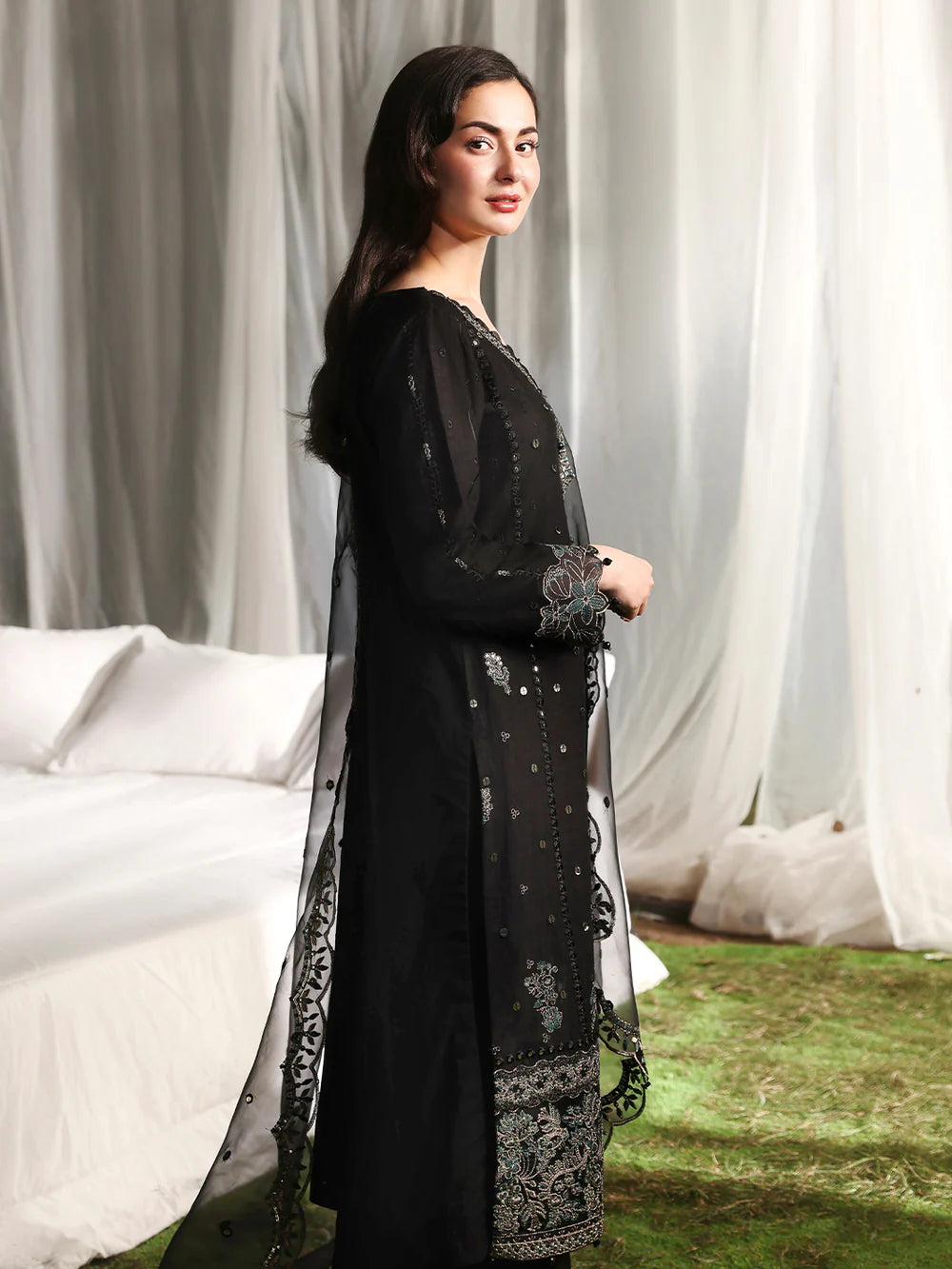 Janaan Premium Chikankari Jacquard 3-Piece Stitched suite (Lris)